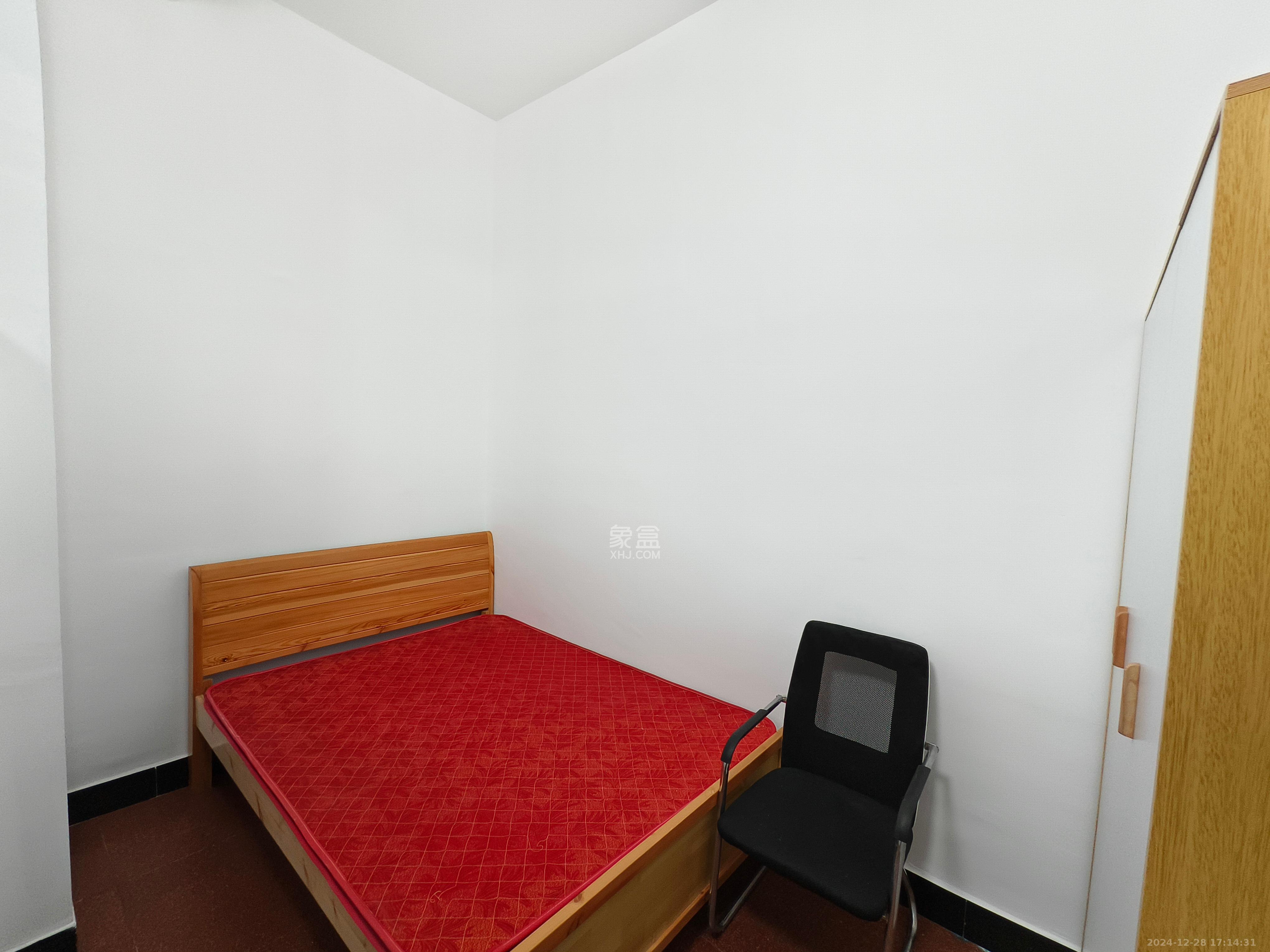 洞井商贸城 2室1厅1卫 1200.0元/月 洞井商贸城 2室1厅1卫 1200.0元/月室内图