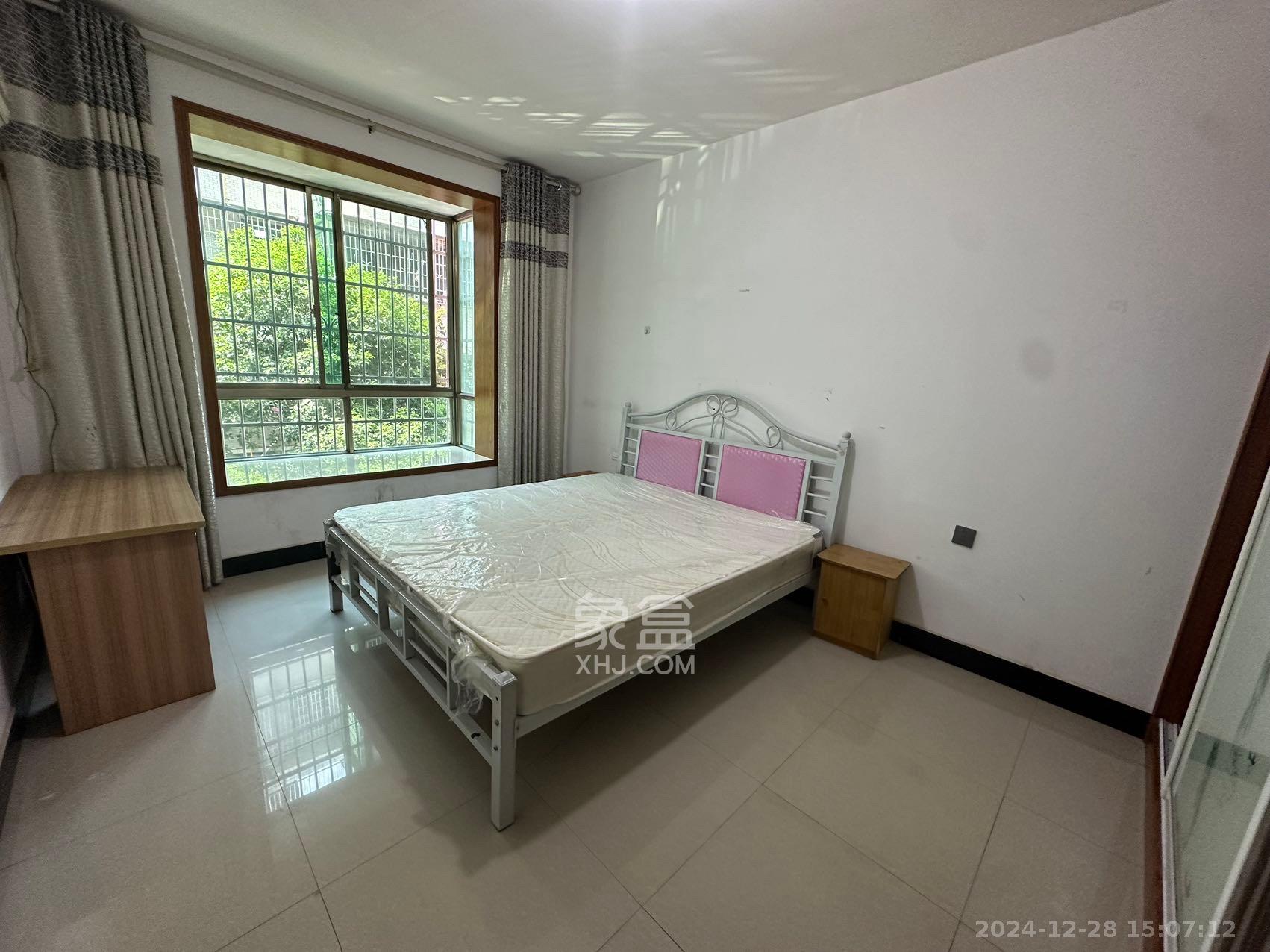 金桂小区一期 3室2厅1卫 1800.0元/月 金桂小区一期 3室2厅1卫 1800.0元/月室内图