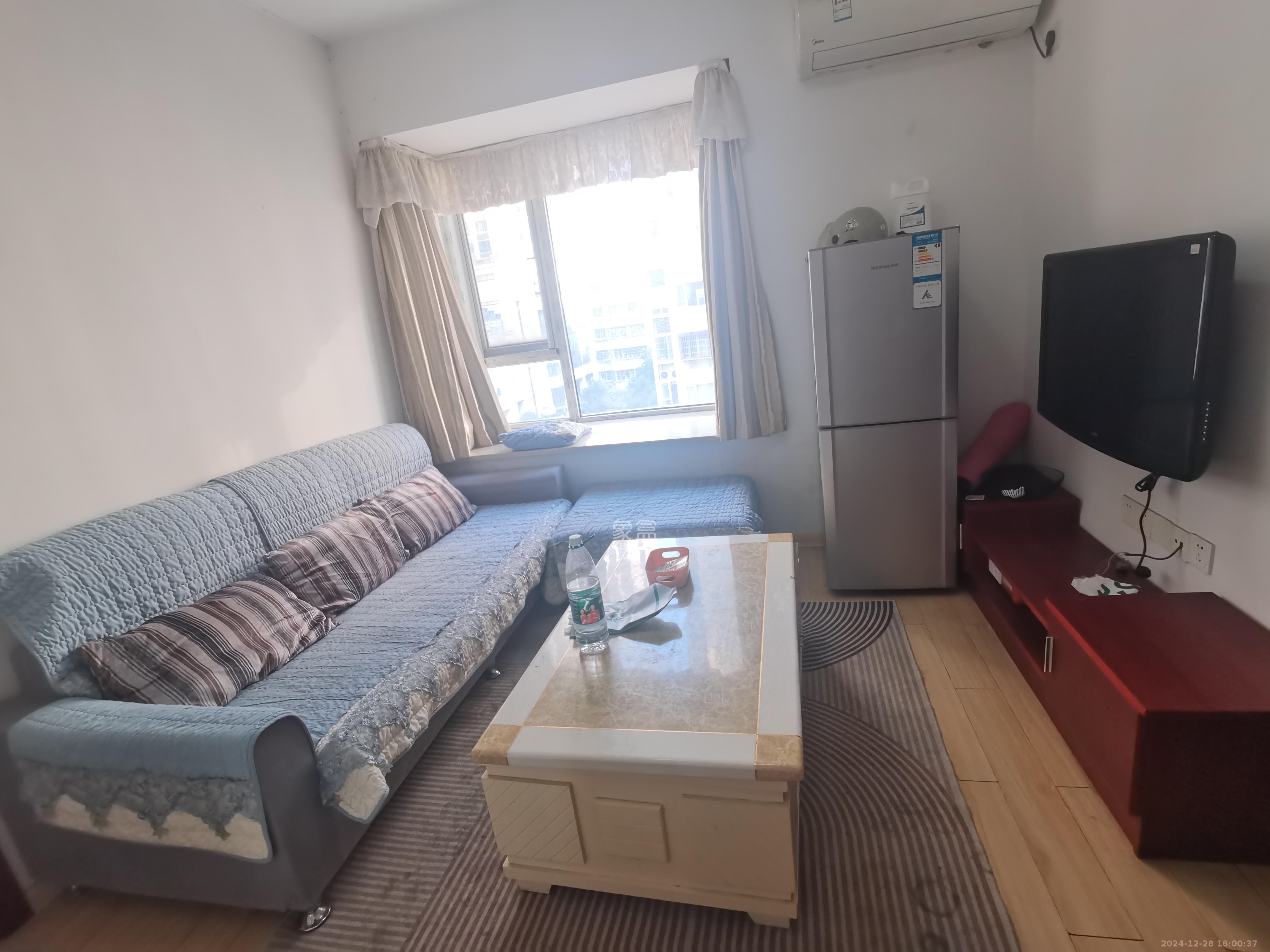 一品嘉庭 1室1厅1卫 1800.0元/月 一品嘉庭 1室1厅1卫 1800.0元/月室内图