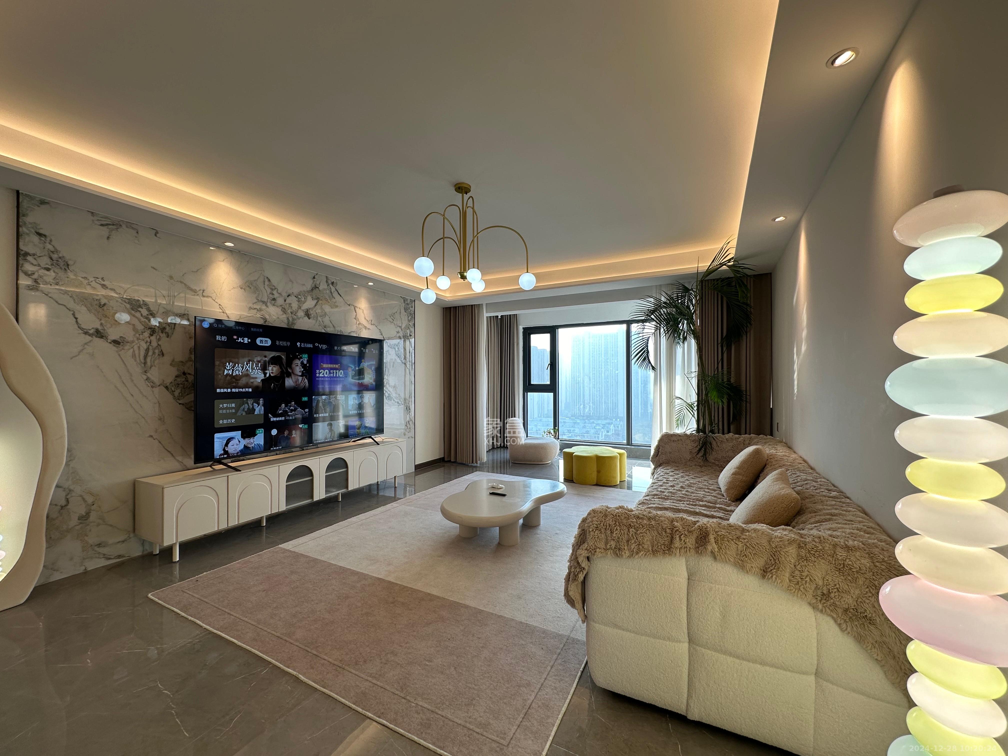 龙湖春江天玺  4室2厅2卫    5500.0元/月 龙湖春江天玺  4室2厅2卫    5500.0元/月室内图