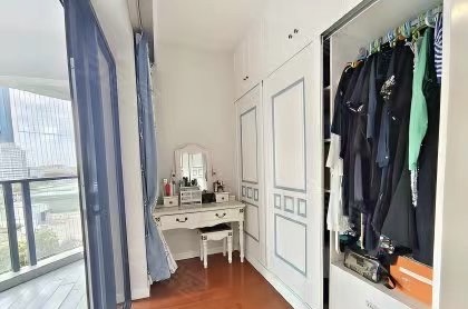 滨海幸福里 4室2厅2卫 424.0万 滨海幸福里 4室2厅2卫 424.0万客厅