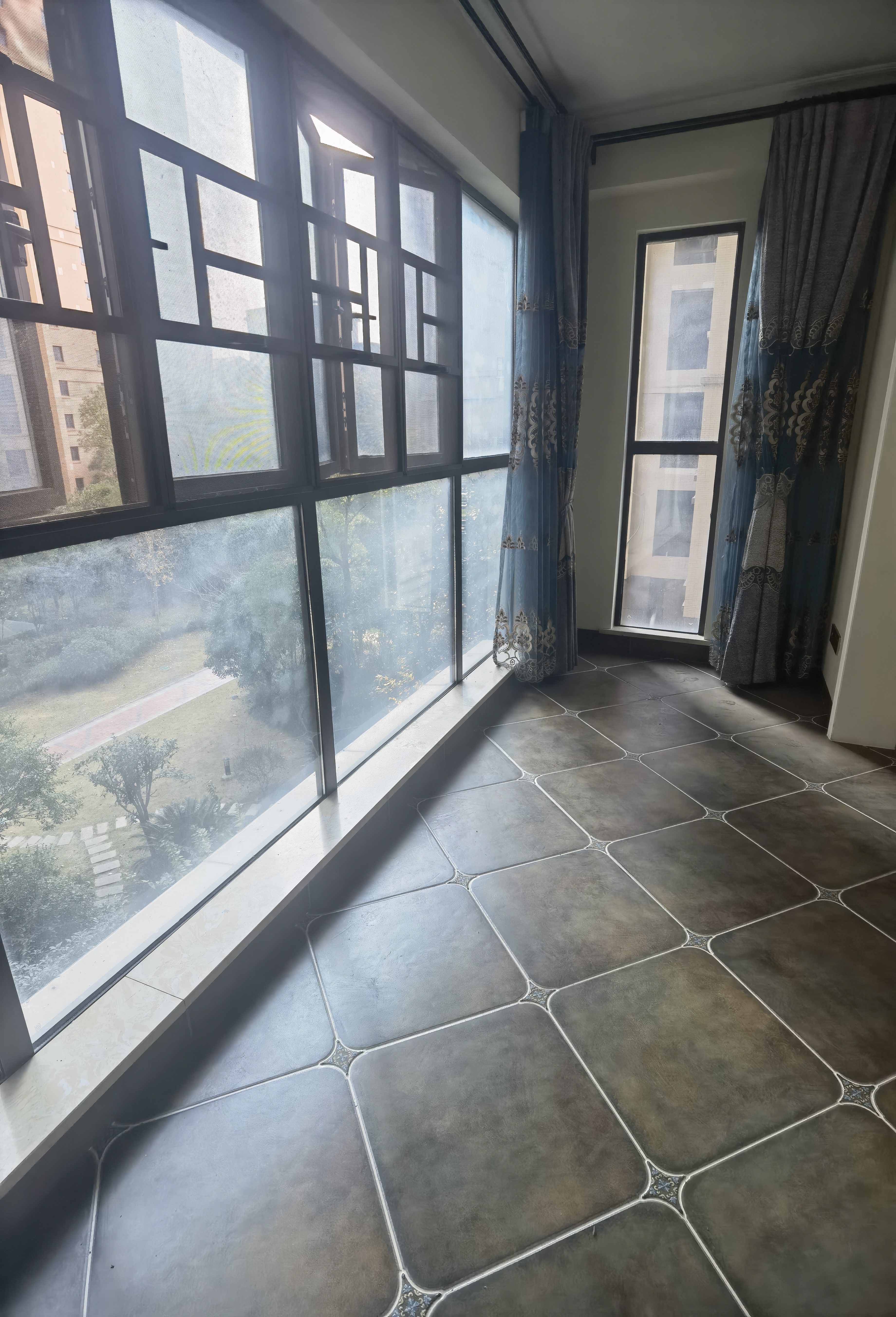 悦江山 4室2厅2卫 83.8万 悦江山 4室2厅2卫 83.8万客厅