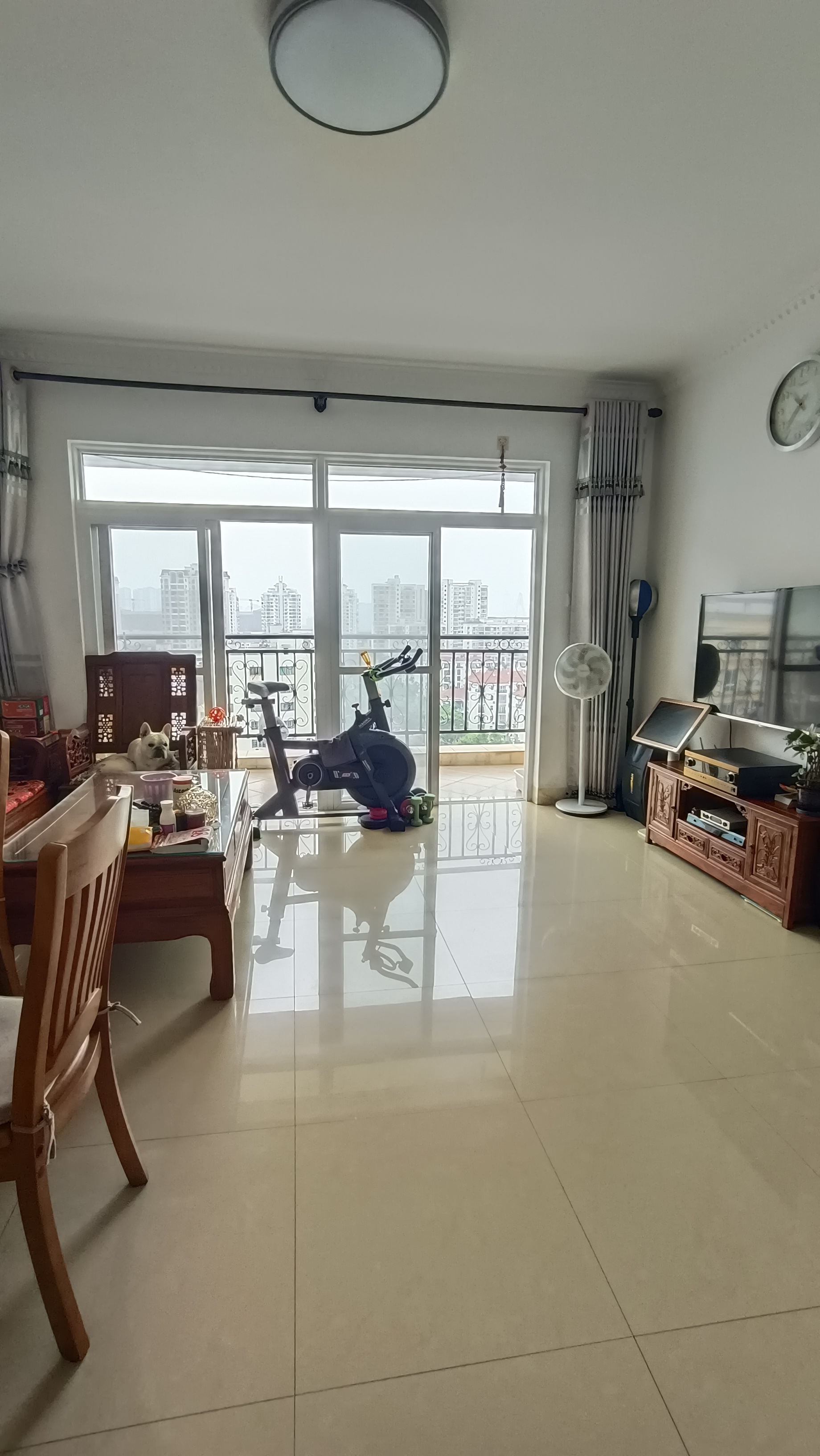 万恒城市花园 2室2厅1卫 125.0万 万恒城市花园 2室2厅1卫 125.0万客厅