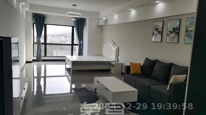 樾山公馆湖湘中心  1室1厅1卫   2600.00元/月室内图1