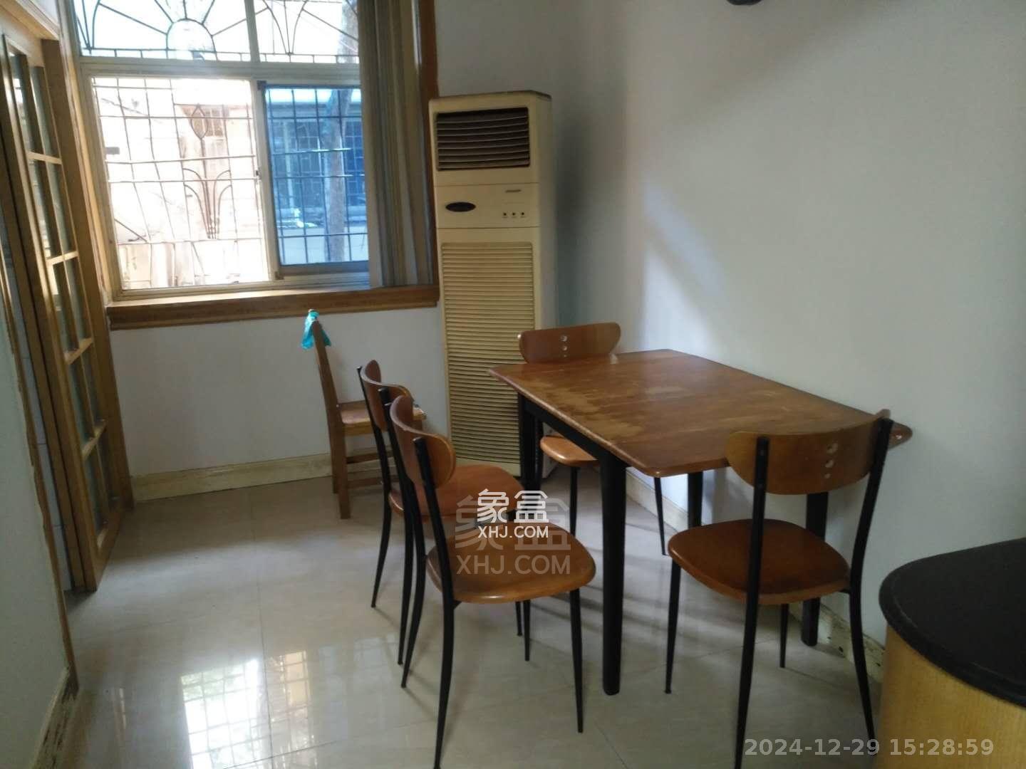 秧田咀 1室2厅1卫 800.0元/月 秧田咀 1室2厅1卫 800.0元/月室内图