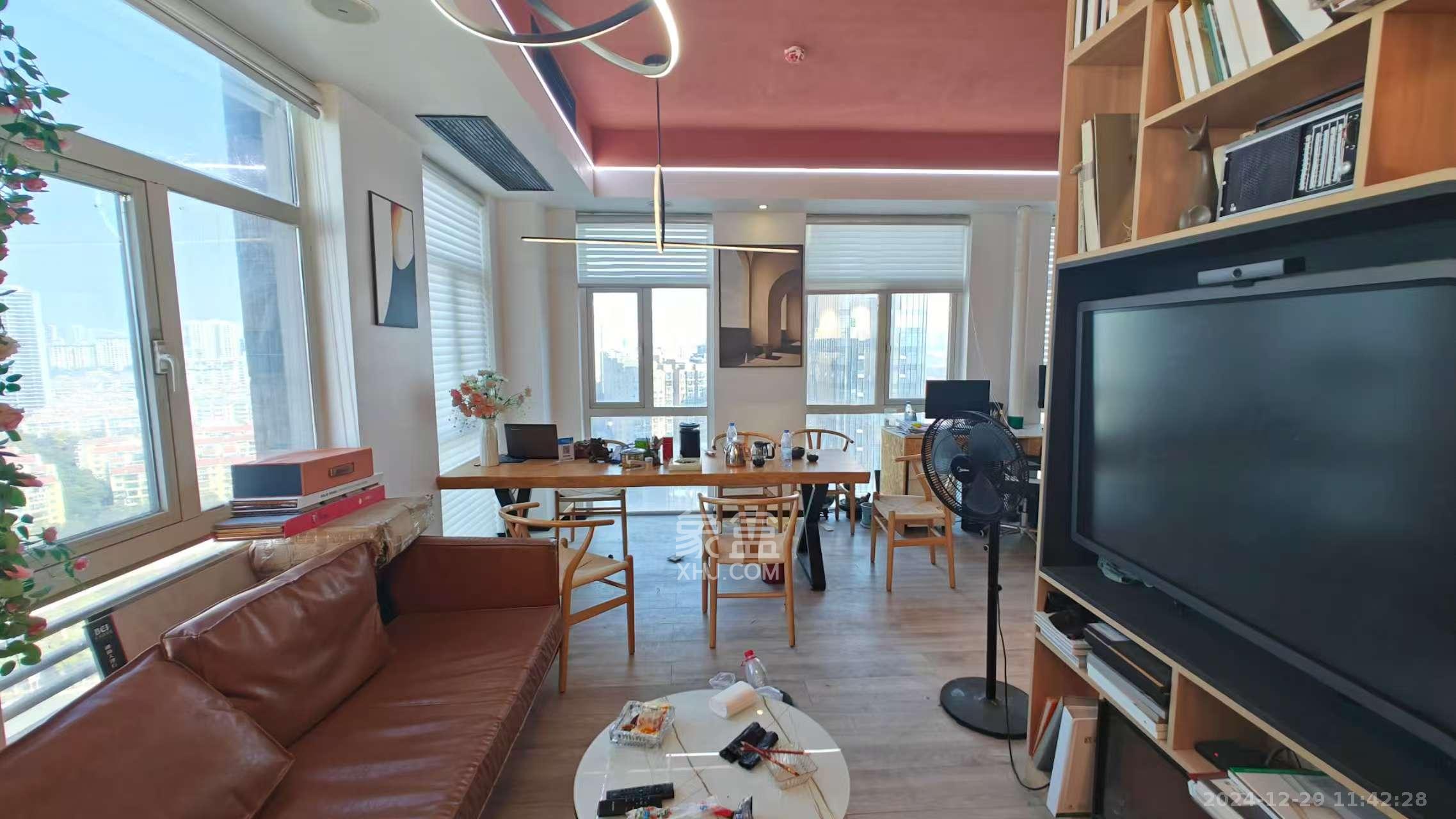 公园道 1室1厅1卫 1250.0元/月 公园道 1室1厅1卫 1250.0元/月室内图