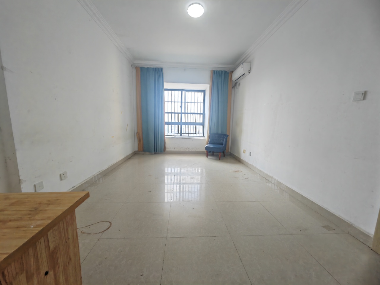 新海小区  4室2厅2卫    150.0万 新海小区  4室2厅2卫    150.0万室内图