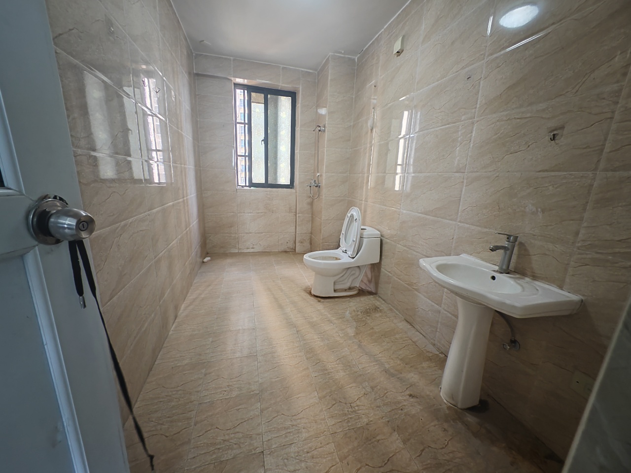 新海小区  4室2厅2卫    150.0万 新海小区  4室2厅2卫    150.0万室内图