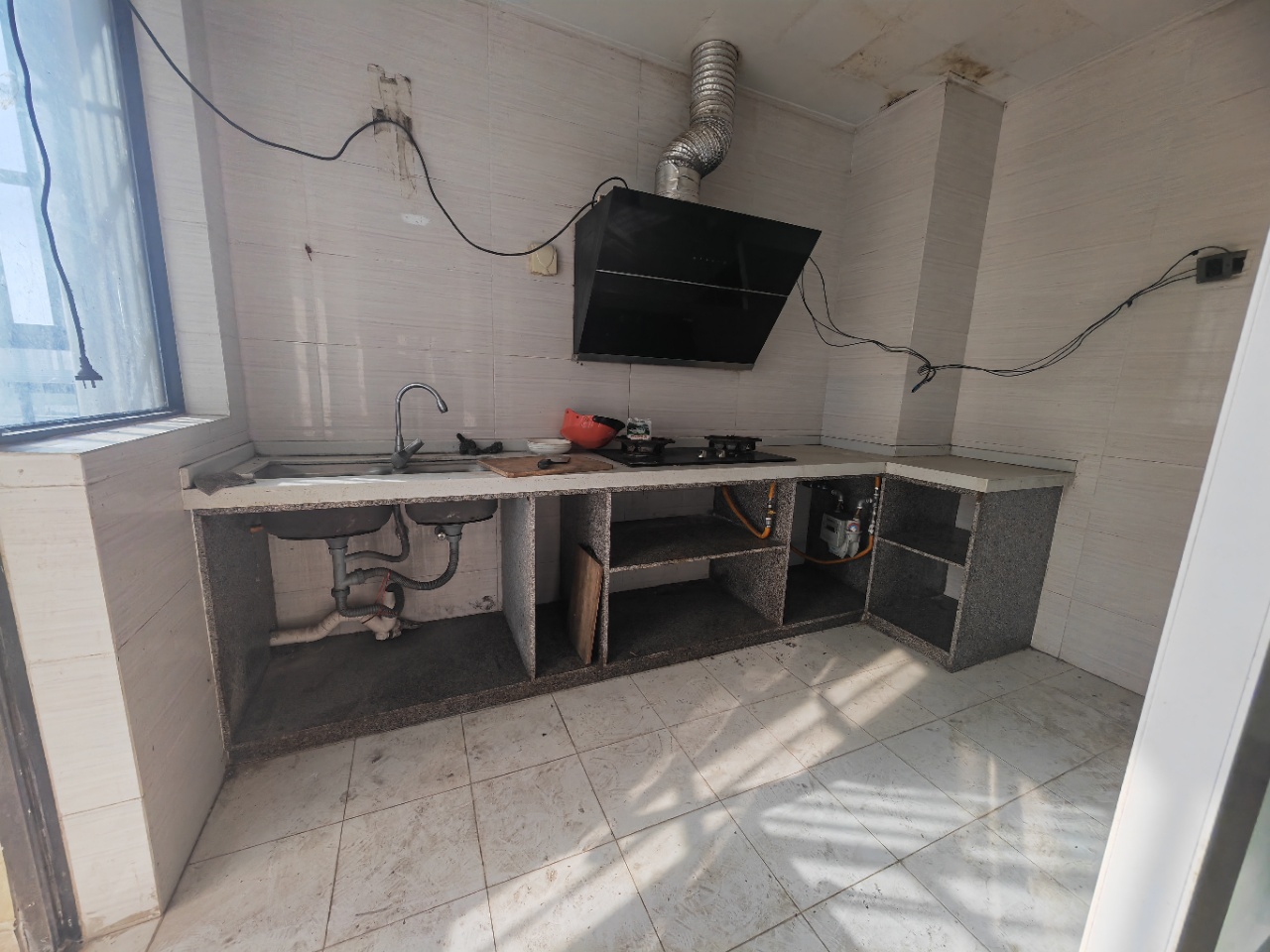 新海小区  4室2厅2卫    150.0万 新海小区  4室2厅2卫    150.0万室内图