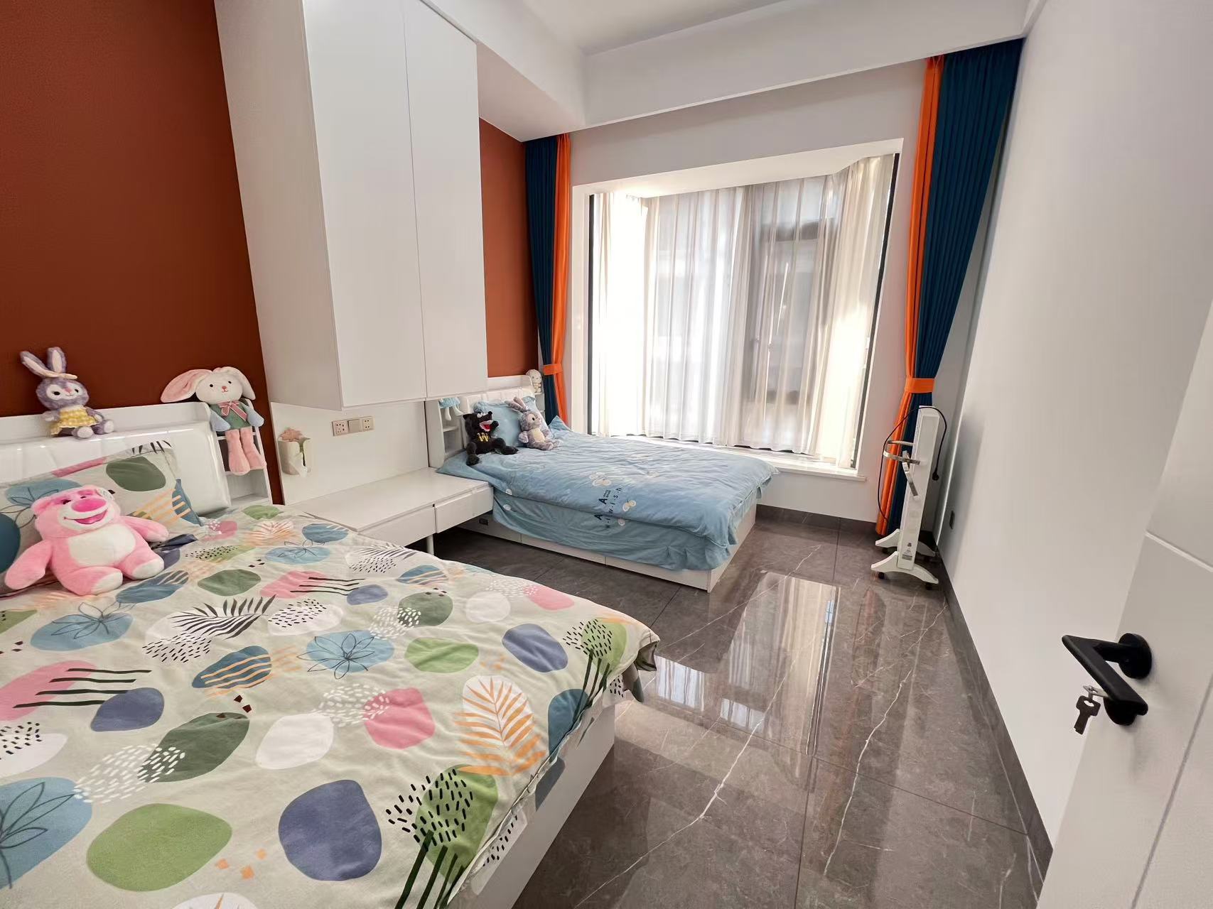 翡翠公园(北大资源)  4室3厅3卫    230.0万 翡翠公园(北大资源)  4室3厅3卫    230.0万室内图