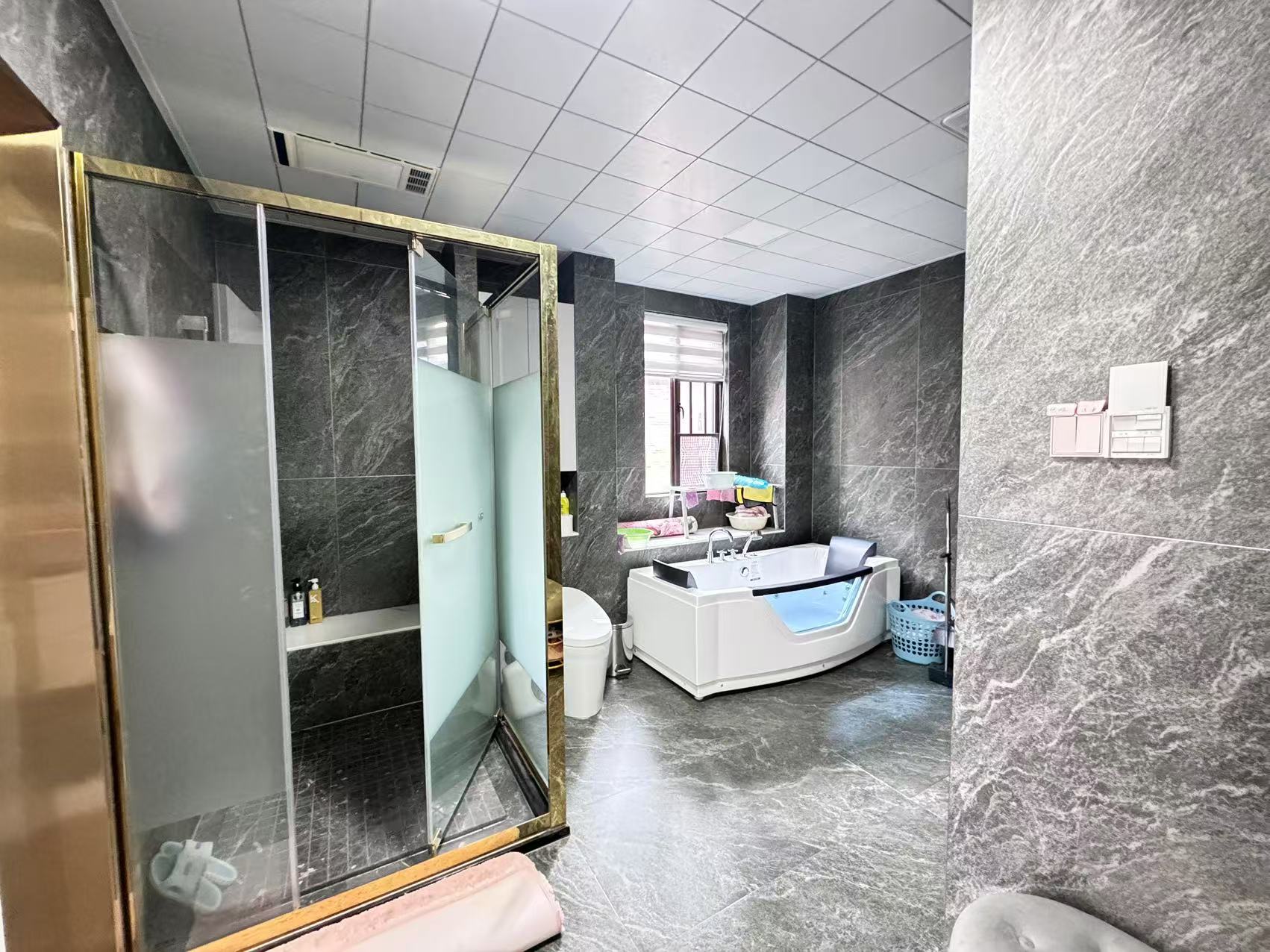 翡翠公园(北大资源)  4室3厅3卫    230.0万 翡翠公园(北大资源)  4室3厅3卫    230.0万室内图