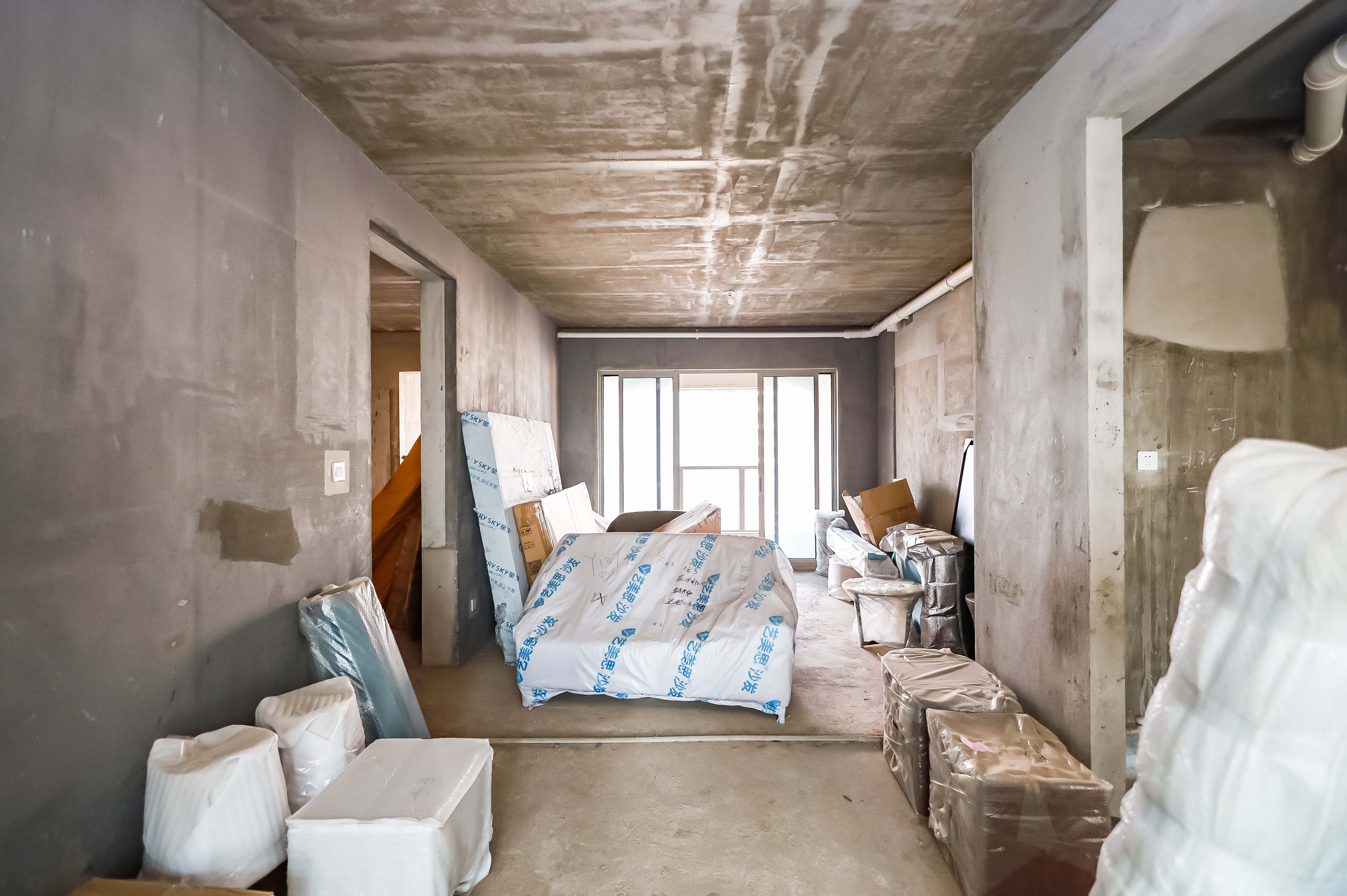 万象府台  4室2厅2卫   328.00万客厅