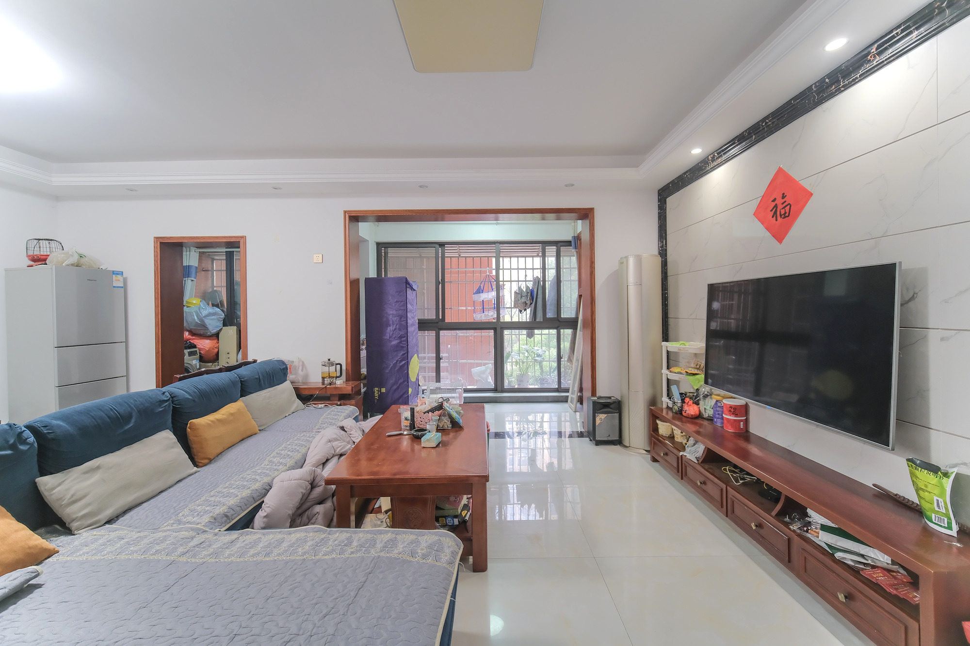 盛地春天里 3室2厅1卫 56.8万 盛地春天里 3室2厅1卫 56.8万客厅