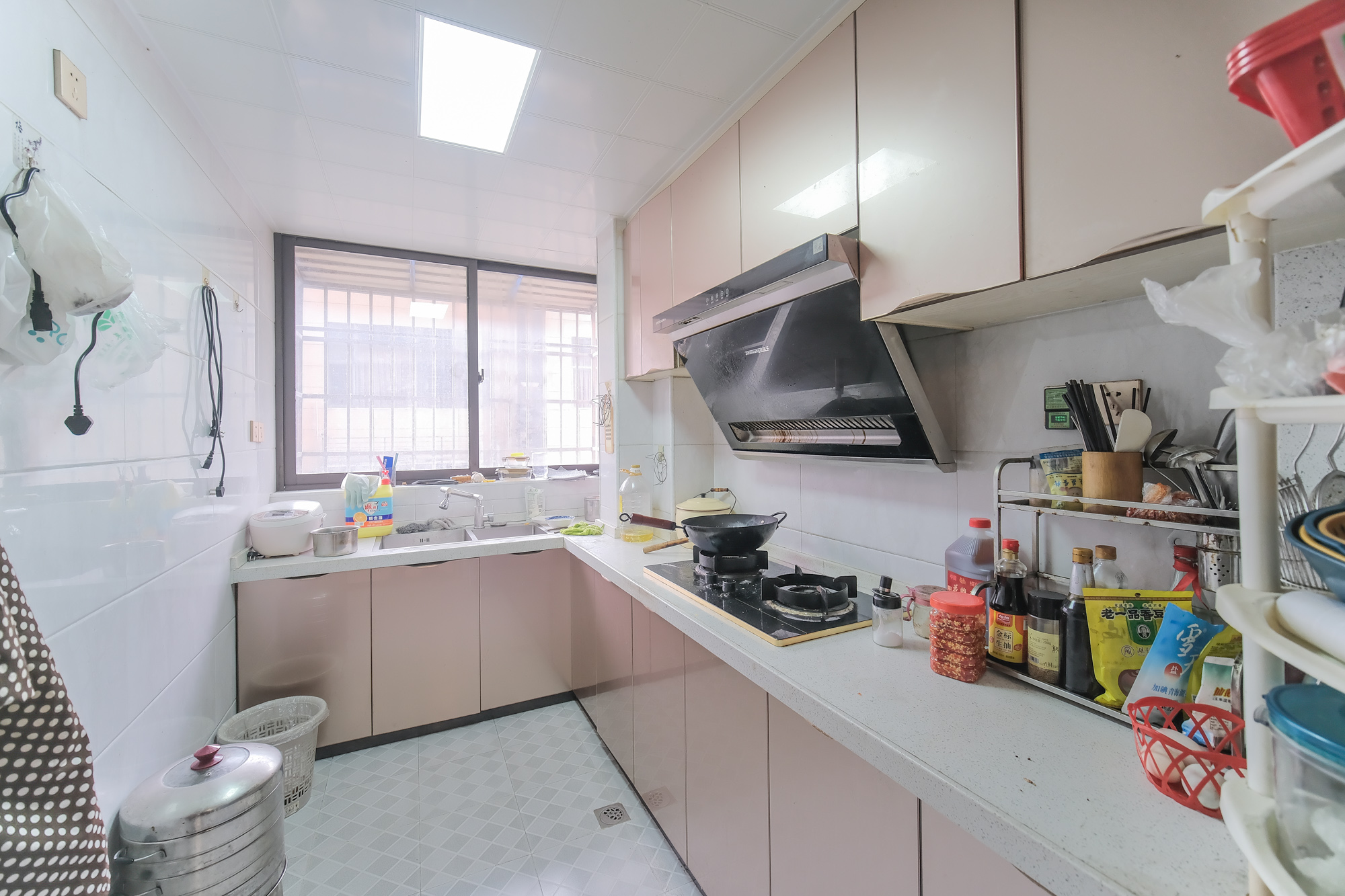 盛地春天里 3室2厅1卫 56.8万 盛地春天里 3室2厅1卫 56.8万厨房