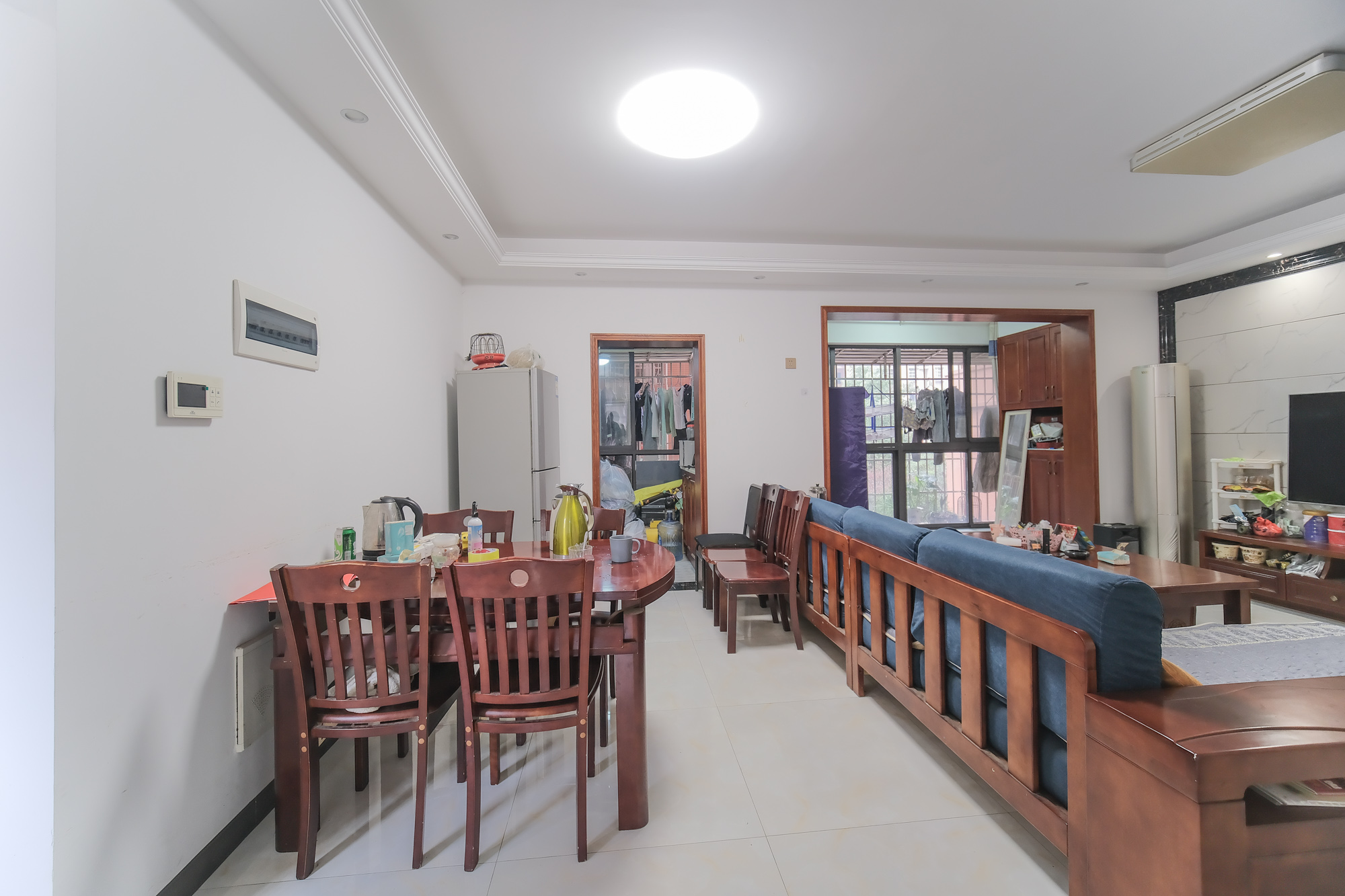 盛地春天里 3室2厅1卫 56.8万 盛地春天里 3室2厅1卫 56.8万客厅