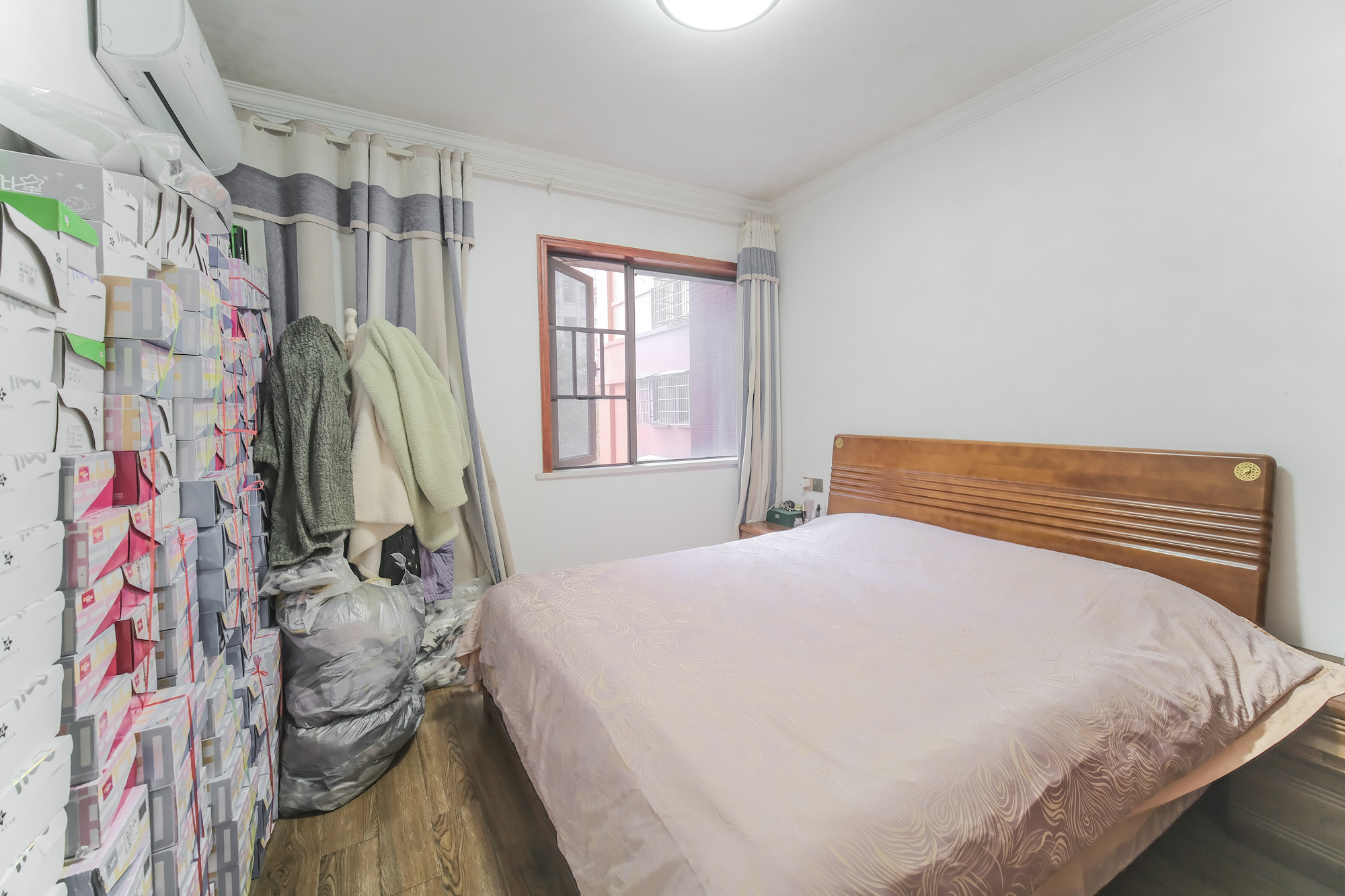 盛地春天里 3室2厅1卫 56.8万 盛地春天里 3室2厅1卫 56.8万卧室