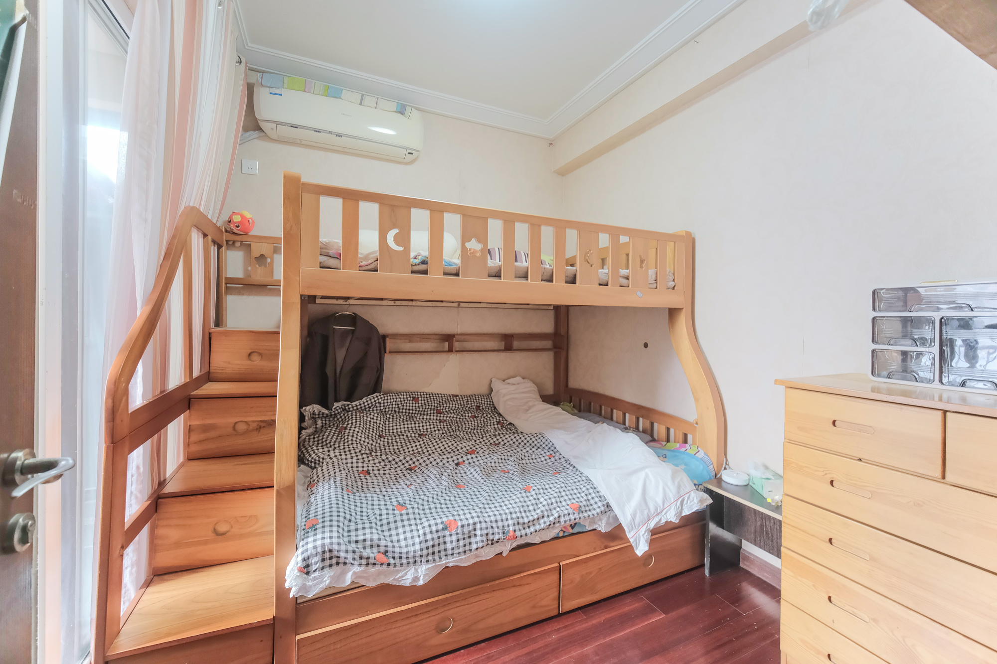 郡原居里 2室2厅1卫 56.0万 郡原居里 2室2厅1卫 56.0万卧室