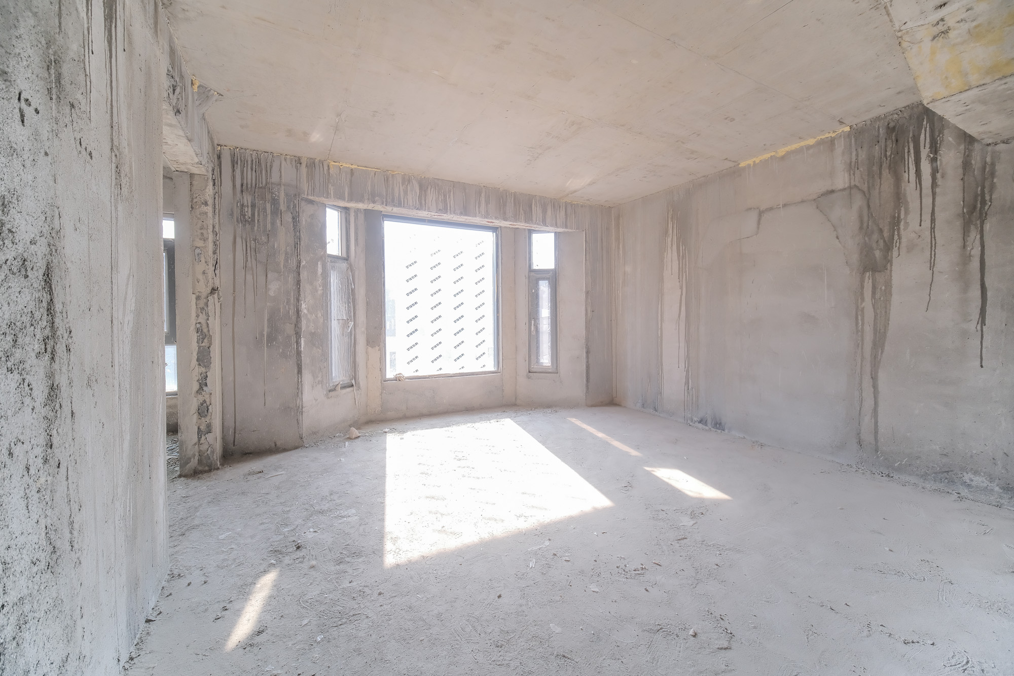 保利香槟国际 5室3厅3卫 438.0万 保利香槟国际 5室3厅3卫 438.0万卧室