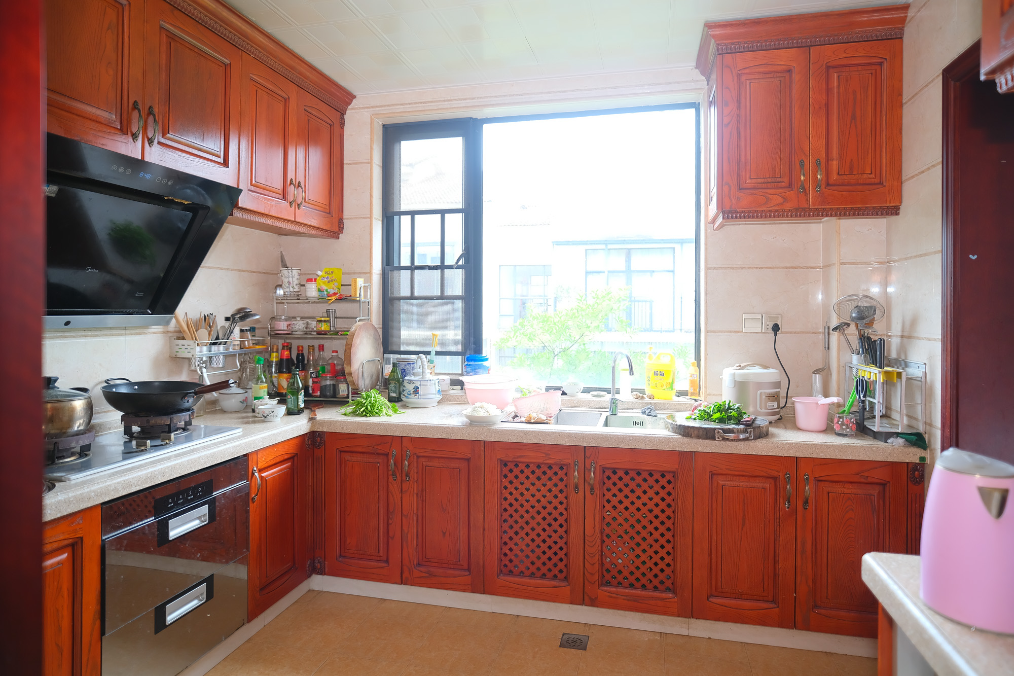 美林水郡  5室5厅2卫    248.0万 美林水郡  5室5厅2卫    248.0万厨房