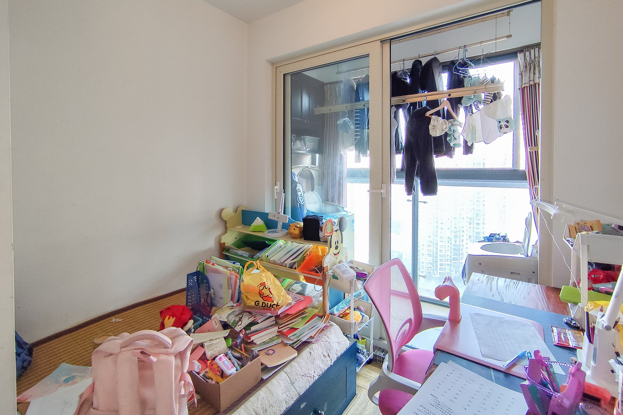 北辰三角洲E5区  3室2厅2卫   190.00万卧室