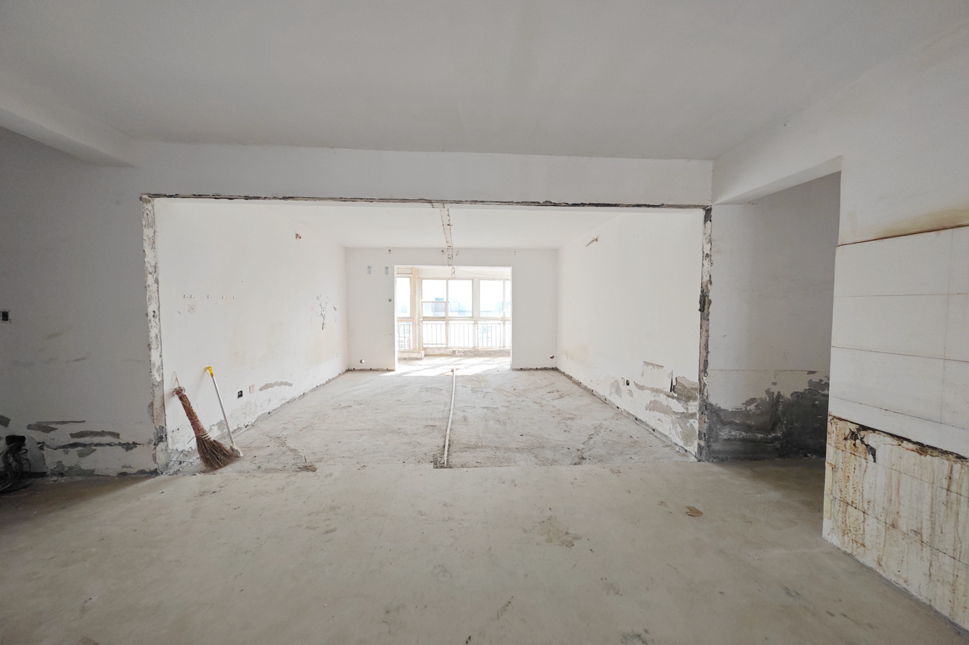 菁华源 4室2厅2卫 95.0万 菁华源 4室2厅2卫 95.0万客厅