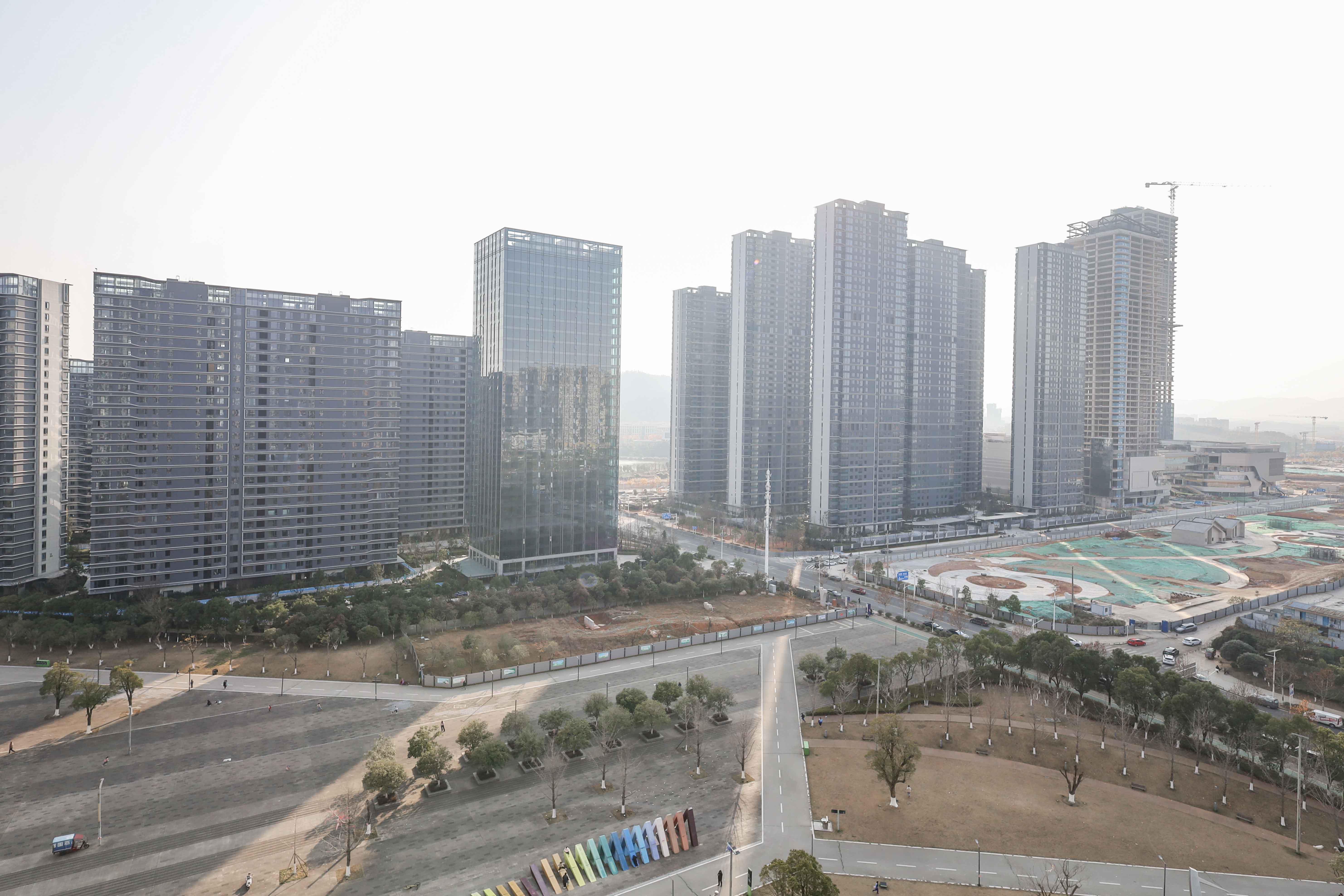 中国铁建湘语梅溪  3室2厅2卫   202.00万阳台