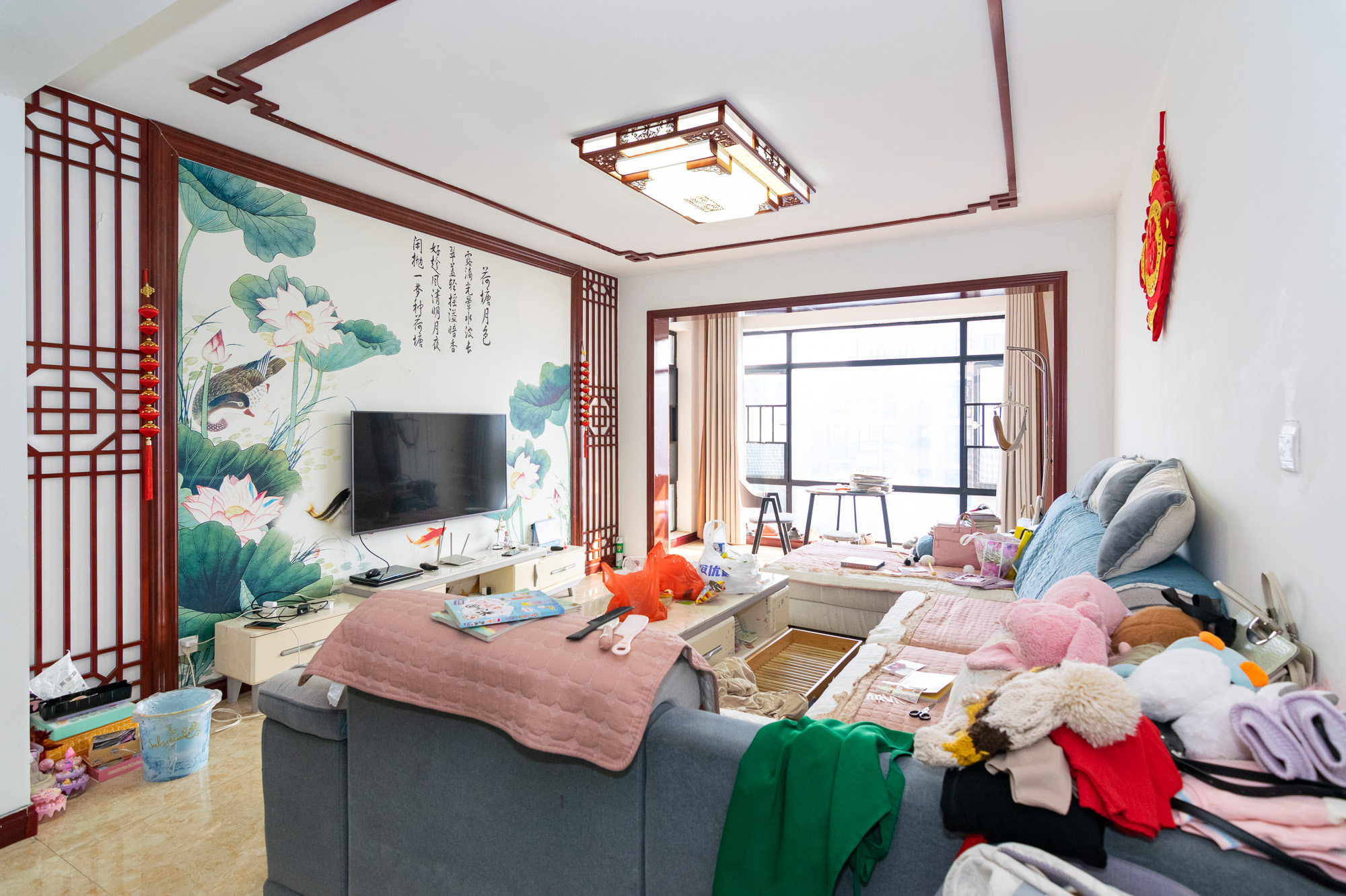 丽景华庭  4室3厅2卫   105.00万客厅