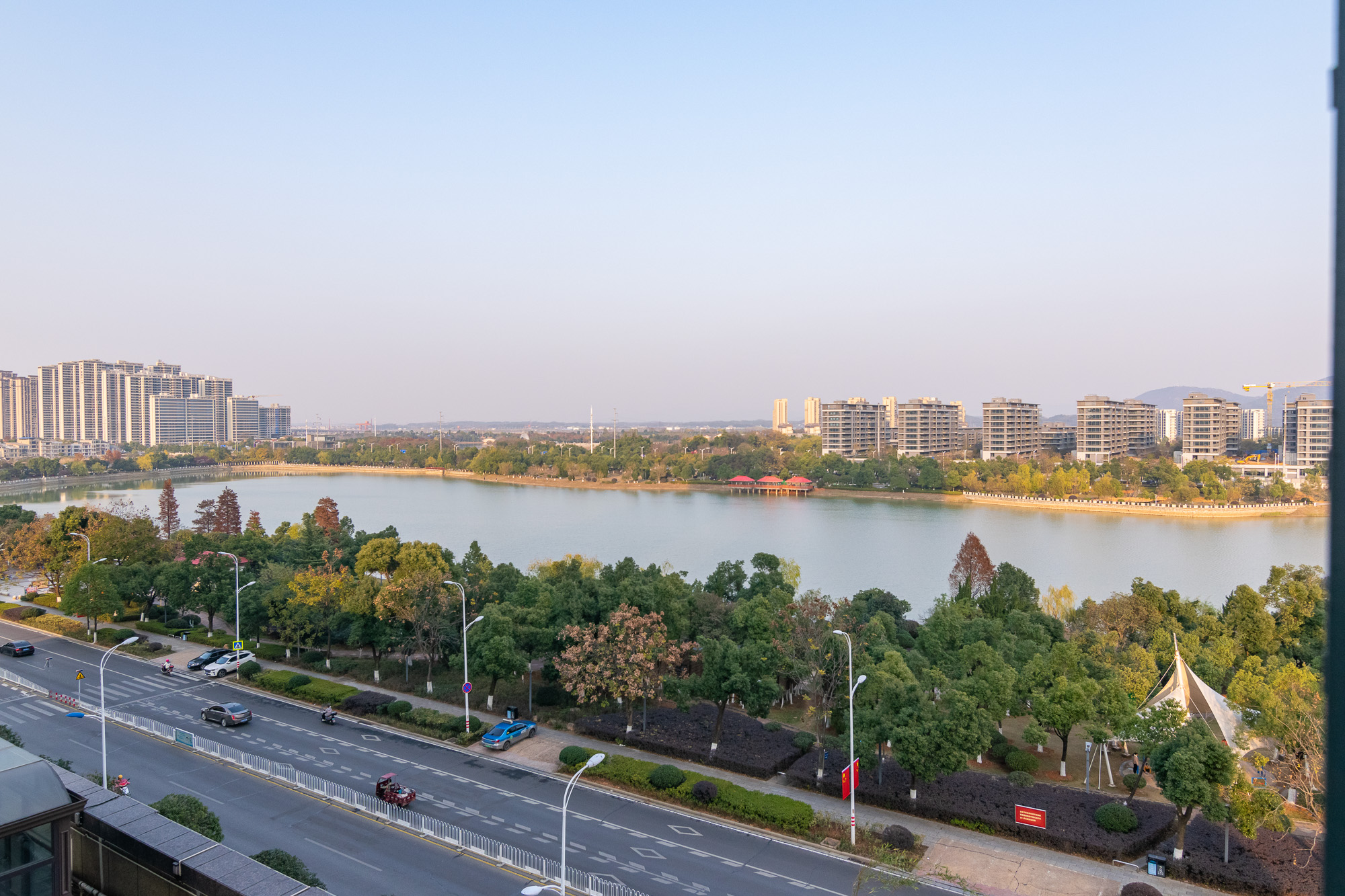 丽景华庭  4室2厅2卫   98.00万其他