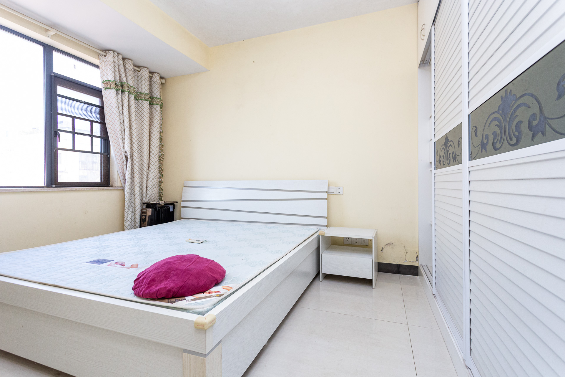 Cross尚公馆  1室1厅1卫    30.0万 Cross尚公馆  1室1厅1卫    30.0万卧室