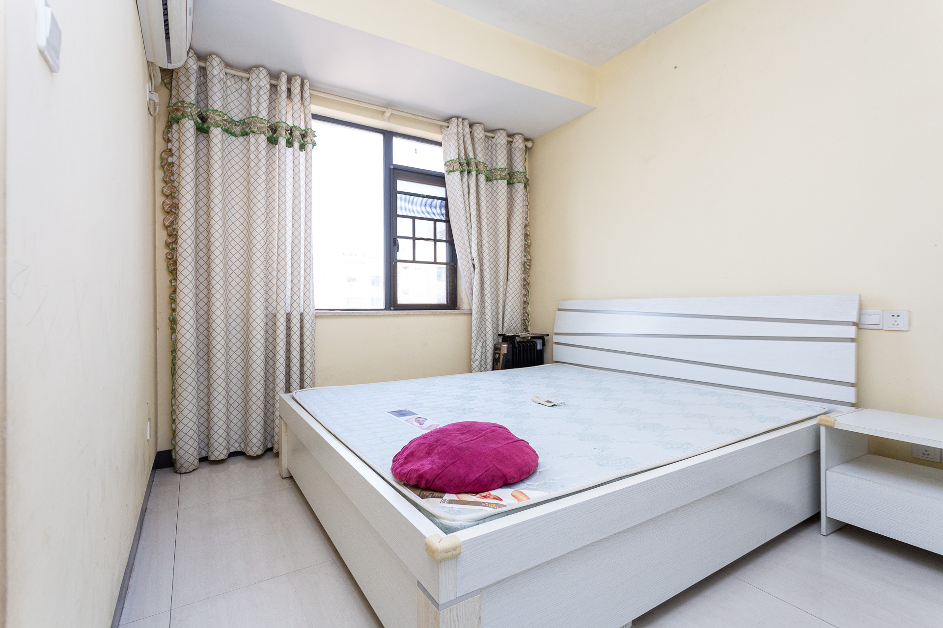 Cross尚公馆  1室1厅1卫    30.0万 Cross尚公馆  1室1厅1卫    30.0万卧室