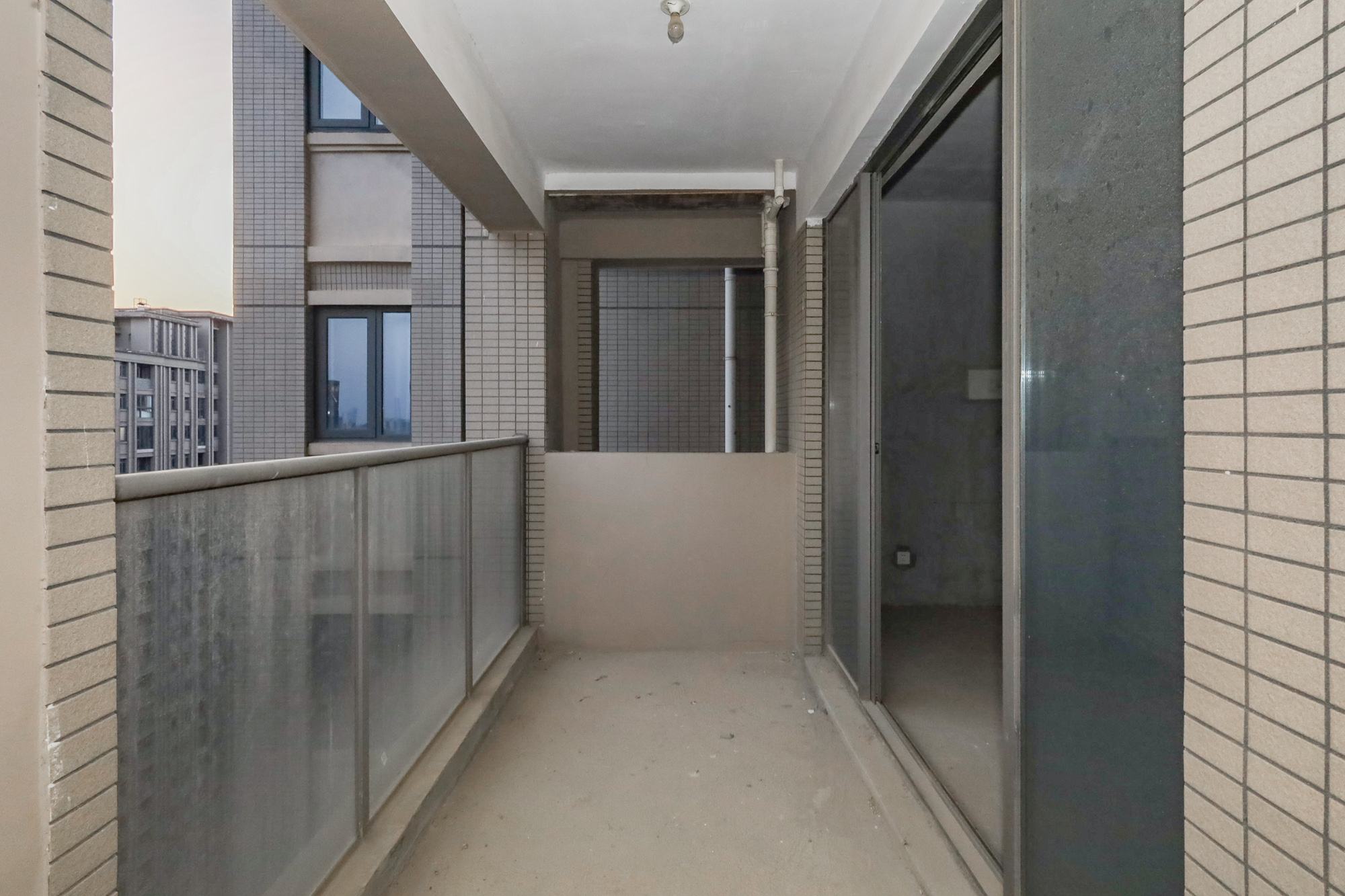 八方小区C区 3室2厅2卫 358.0万 八方小区C区 3室2厅2卫 358.0万阳台