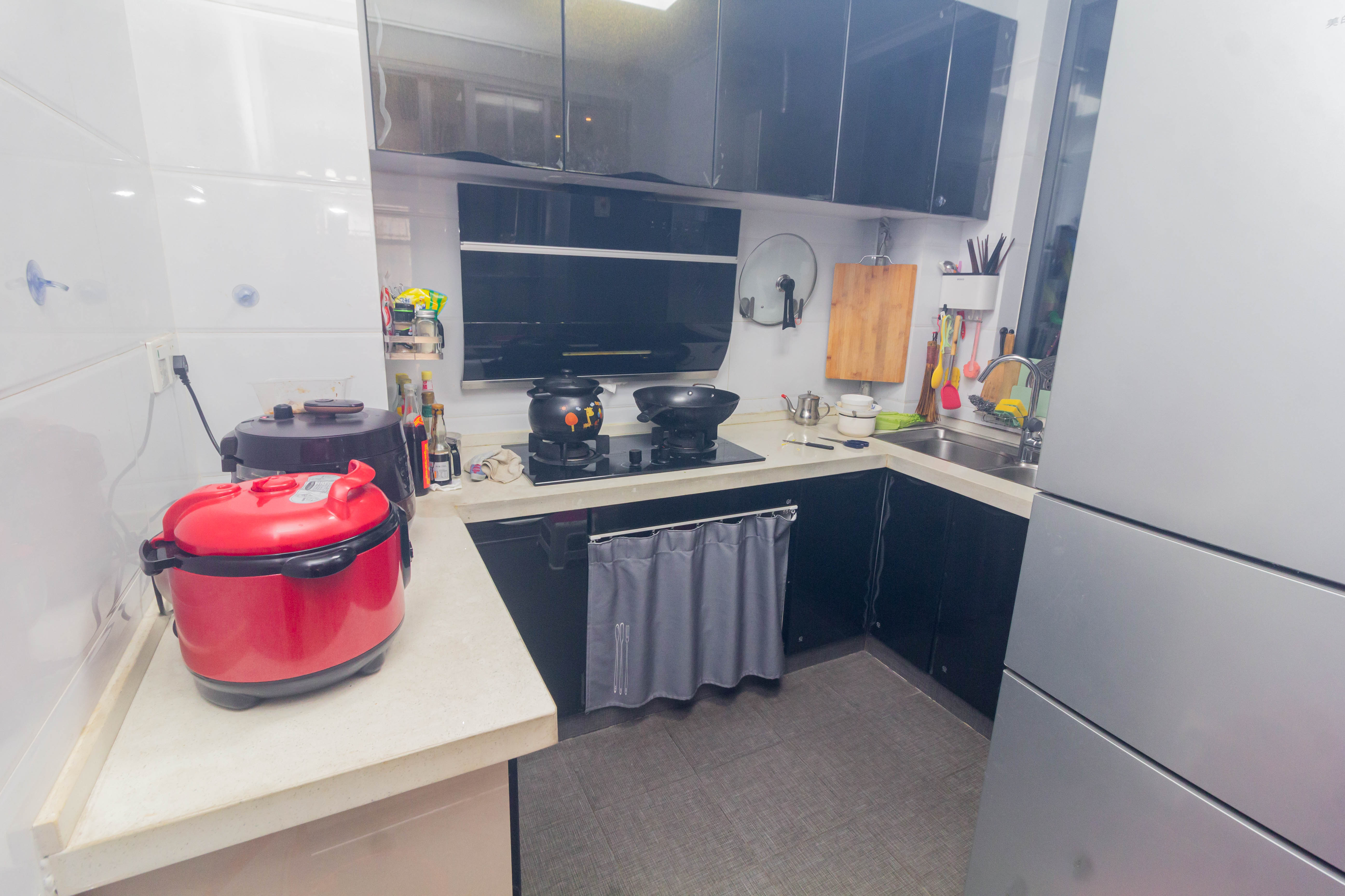 辉宏橄榄城  2室2厅1卫    58.0万 辉宏橄榄城  2室2厅1卫    58.0万厨房