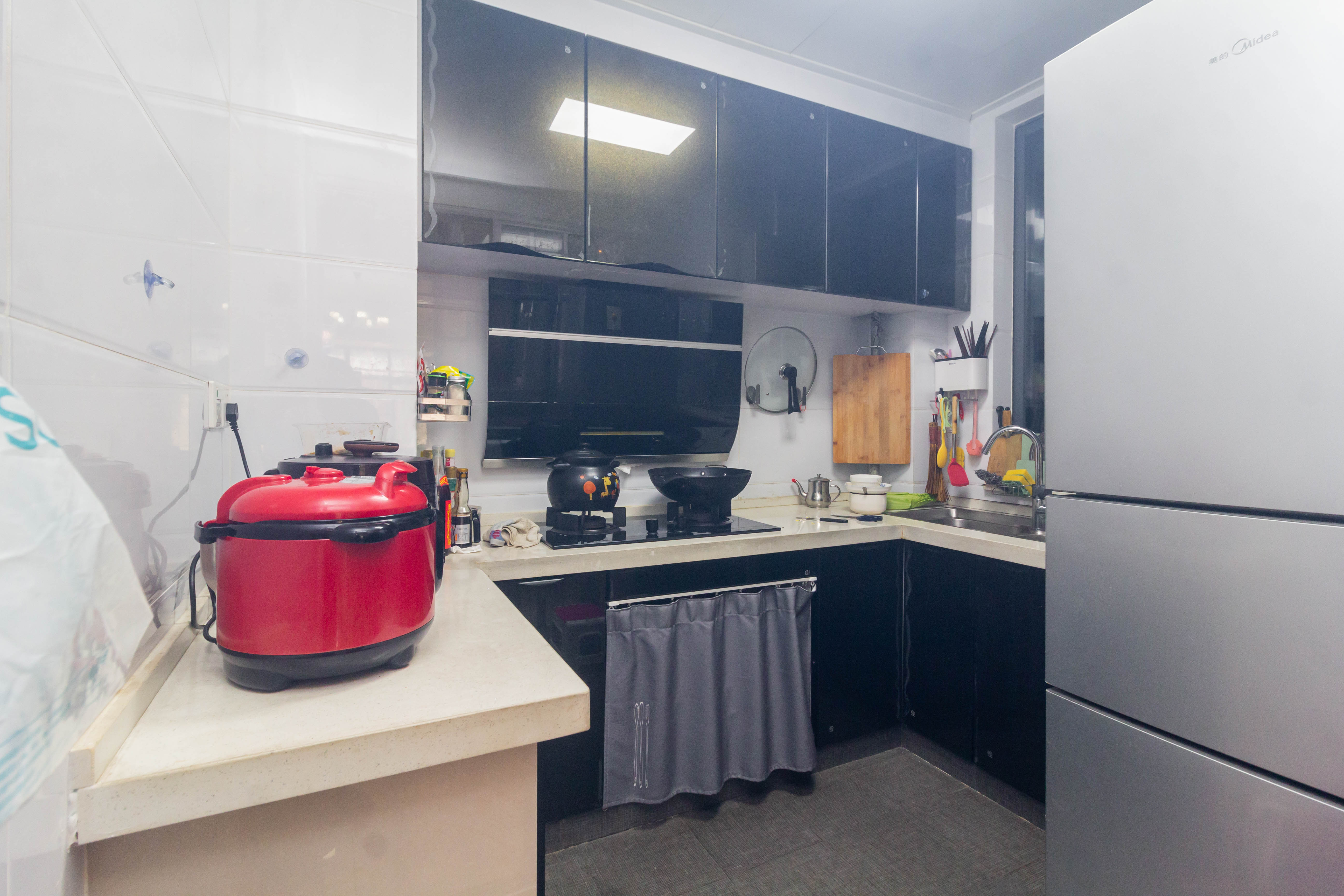 辉宏橄榄城  2室2厅1卫    58.0万 辉宏橄榄城  2室2厅1卫    58.0万厨房