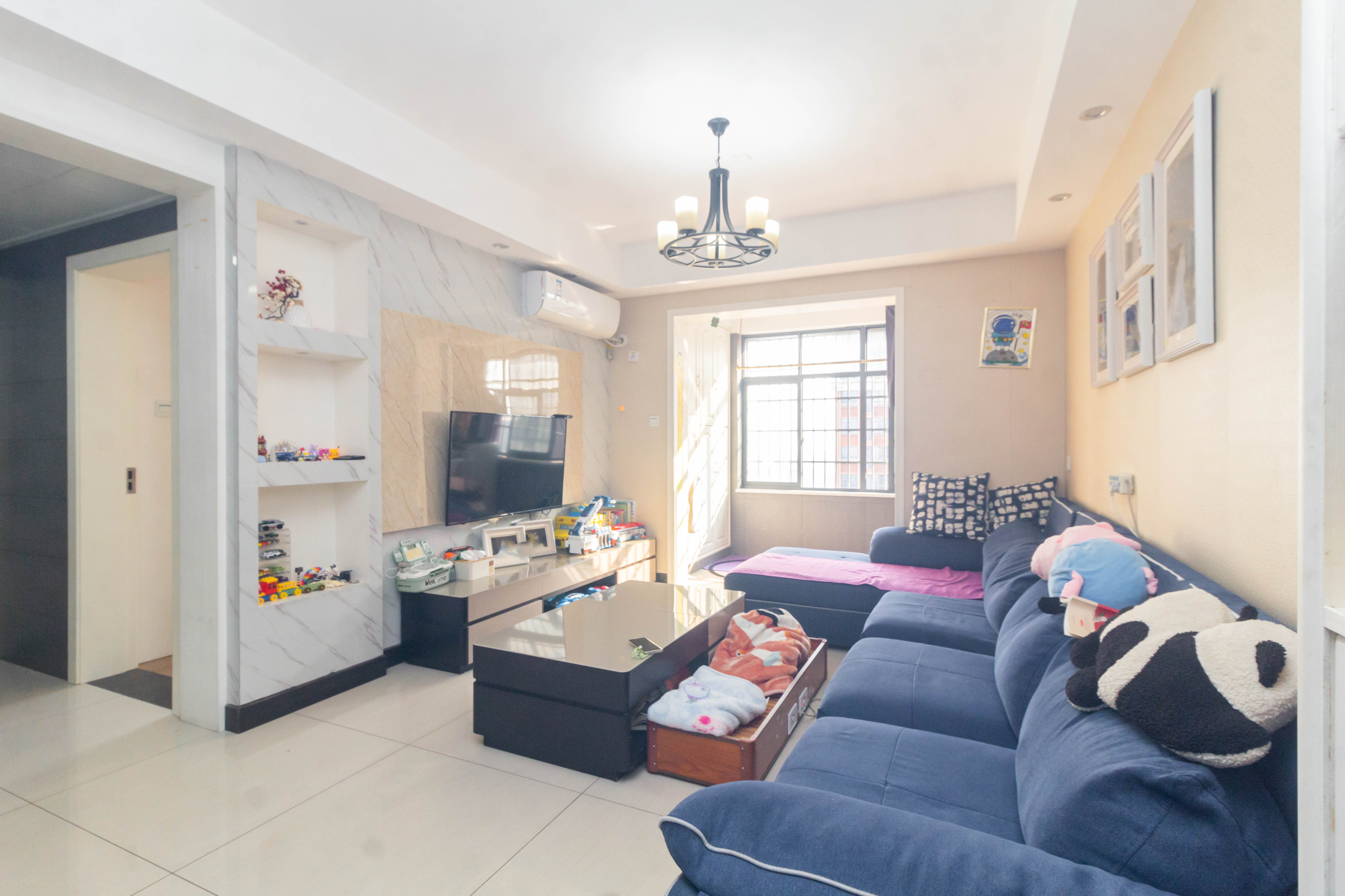 辉宏橄榄城  2室2厅1卫    58.0万 辉宏橄榄城  2室2厅1卫    58.0万客厅