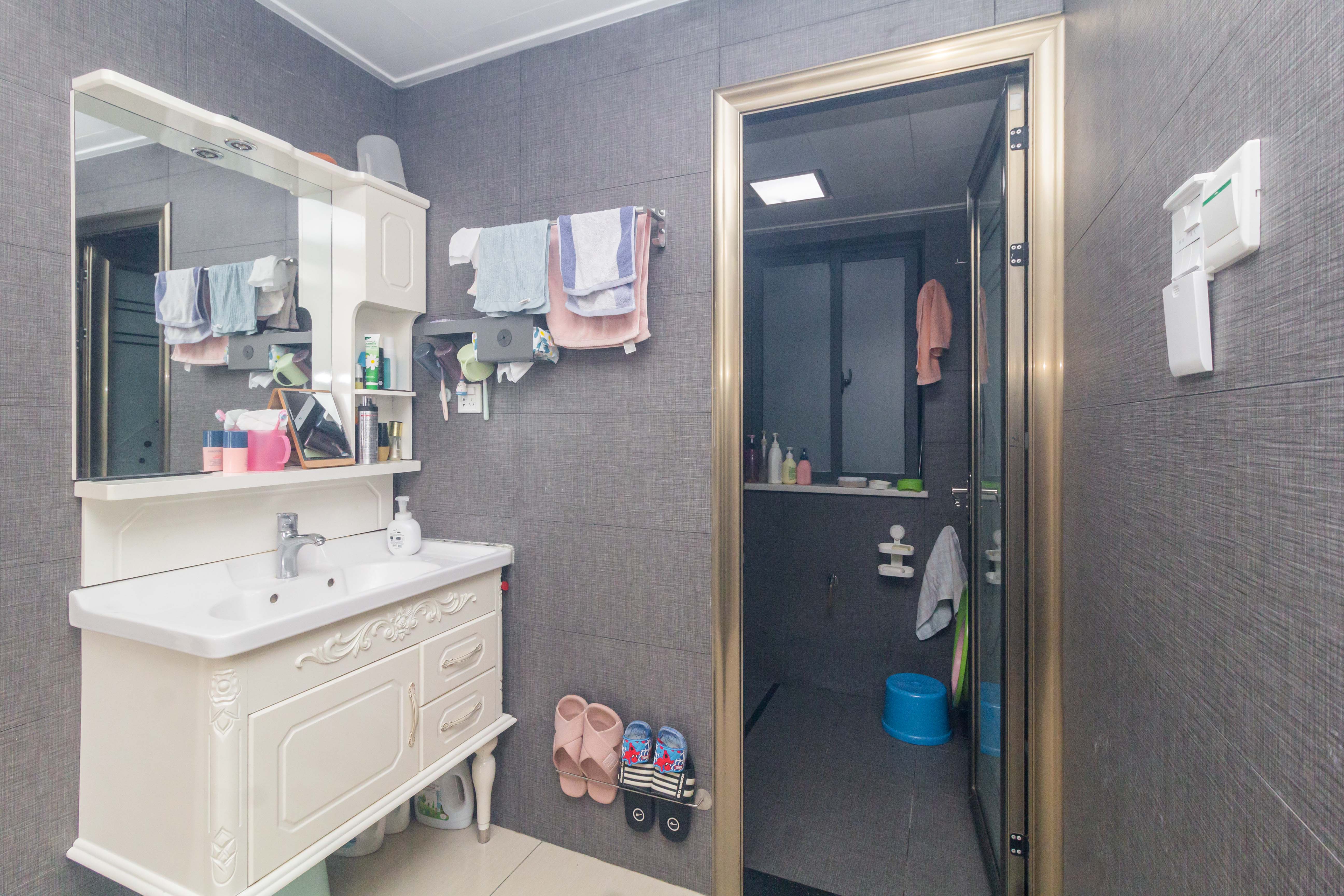 辉宏橄榄城  2室2厅1卫    58.0万 辉宏橄榄城  2室2厅1卫    58.0万卫生间