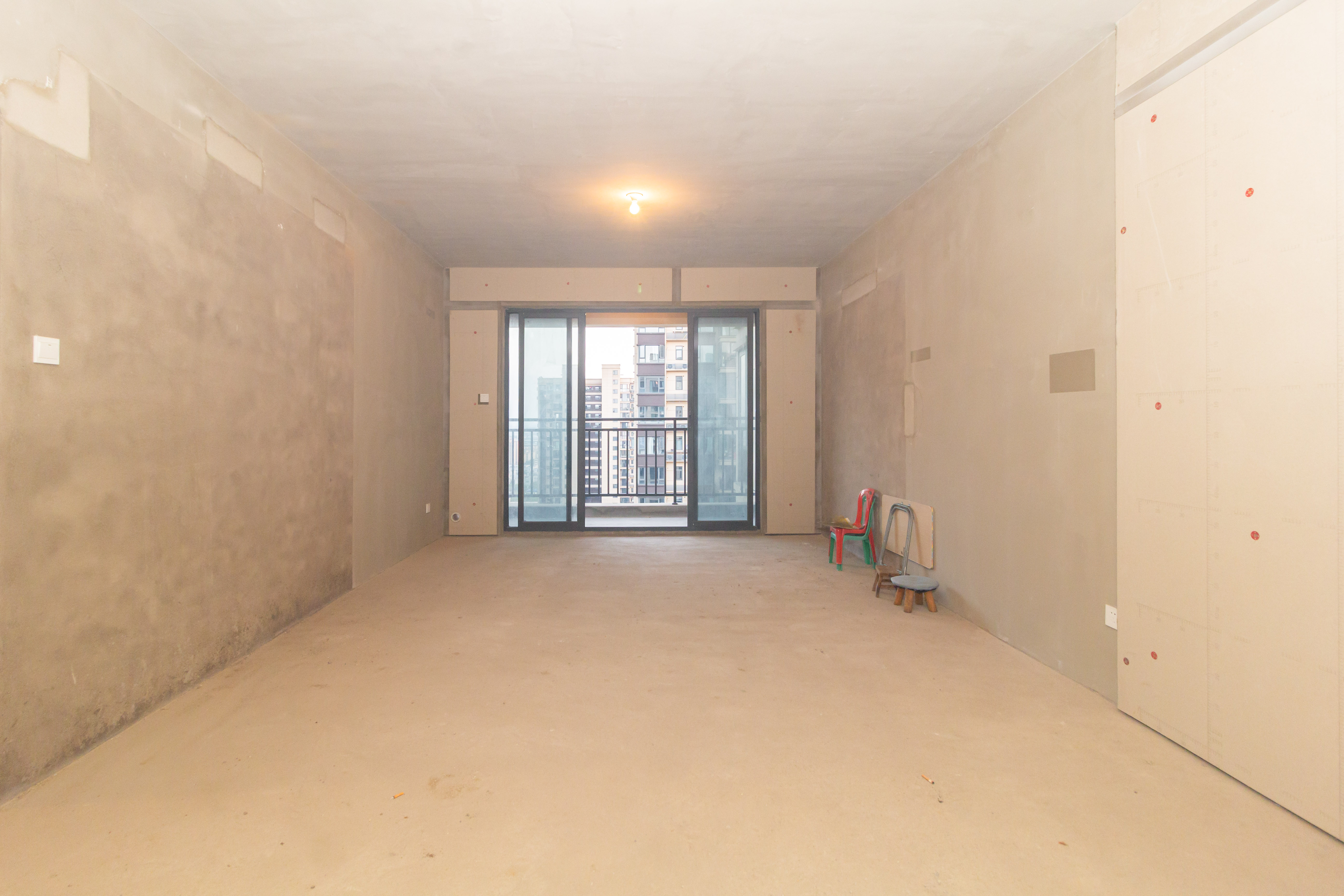 日盛湖湘花苑 1室2厅2卫 90.0万 日盛湖湘花苑 1室2厅2卫 90.0万客厅