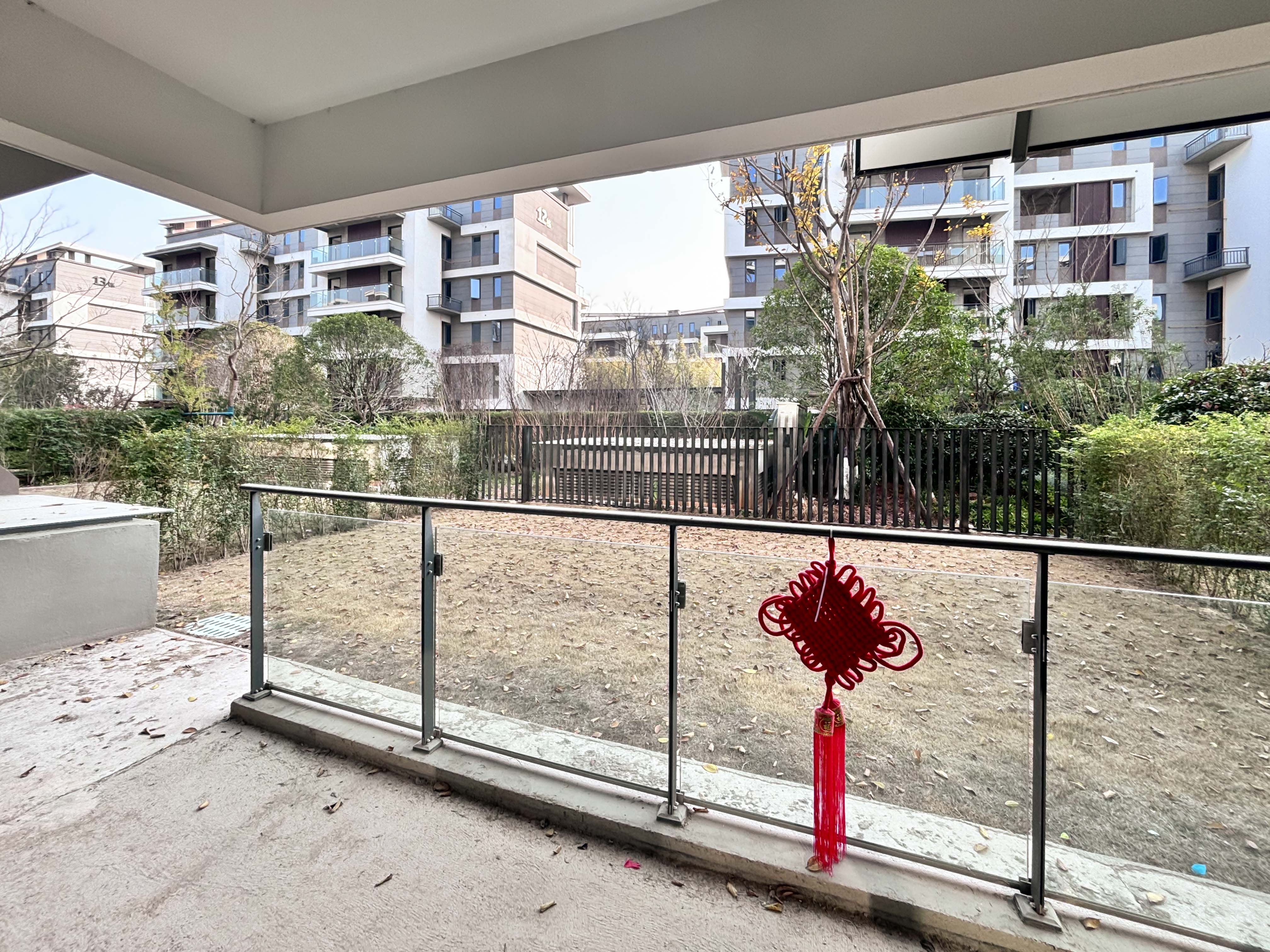 三一云湖  5室2厅2卫    328.0万 三一云湖  5室2厅2卫    328.0万卧室