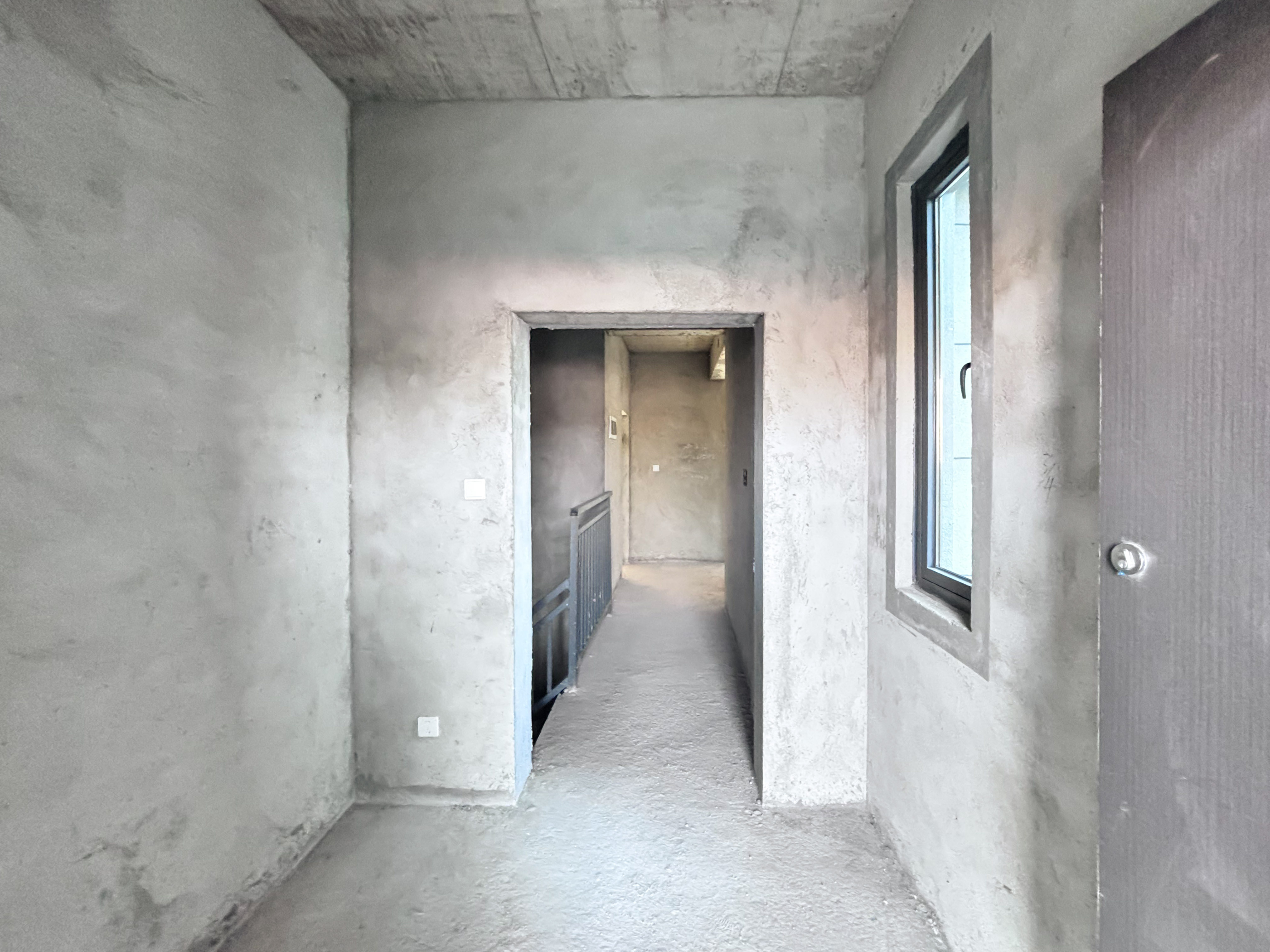 三一云湖  5室2厅2卫    328.0万 三一云湖  5室2厅2卫    328.0万卧室