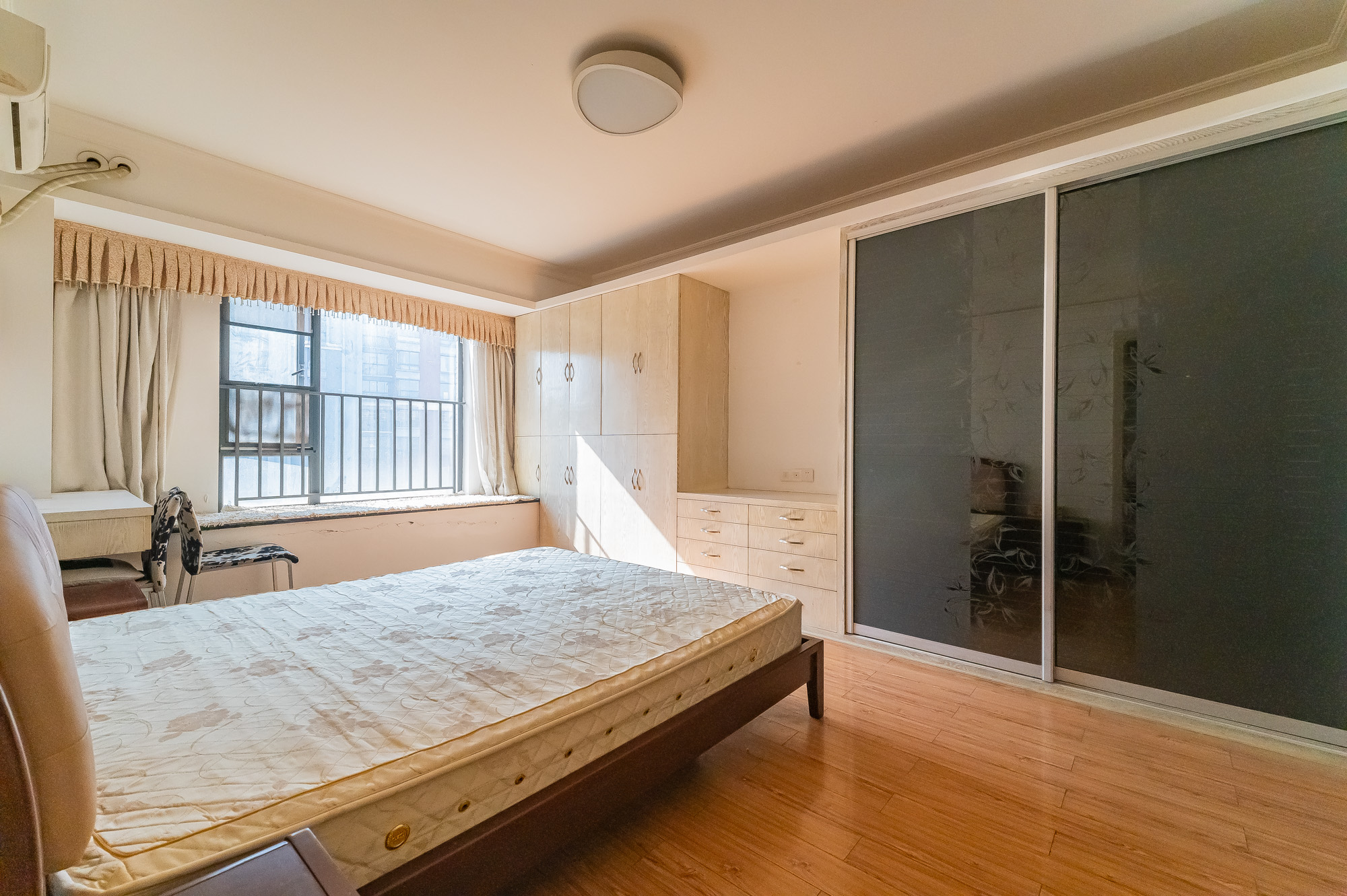 华润凤凰城二期 4室2厅2卫 112.8万 华润凤凰城二期 4室2厅2卫 112.8万卧室