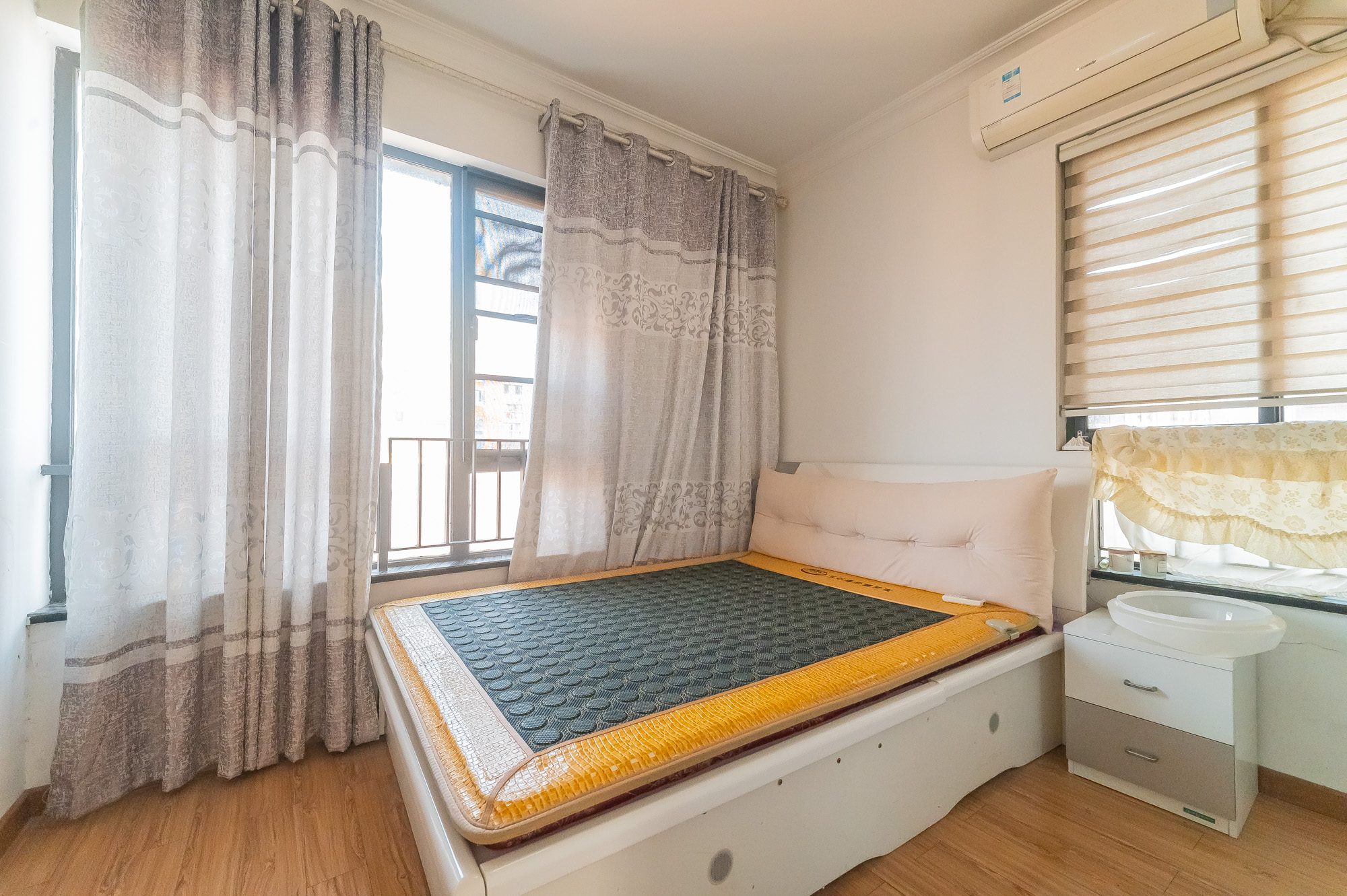 华润凤凰城二期 4室2厅2卫 112.8万 华润凤凰城二期 4室2厅2卫 112.8万卧室