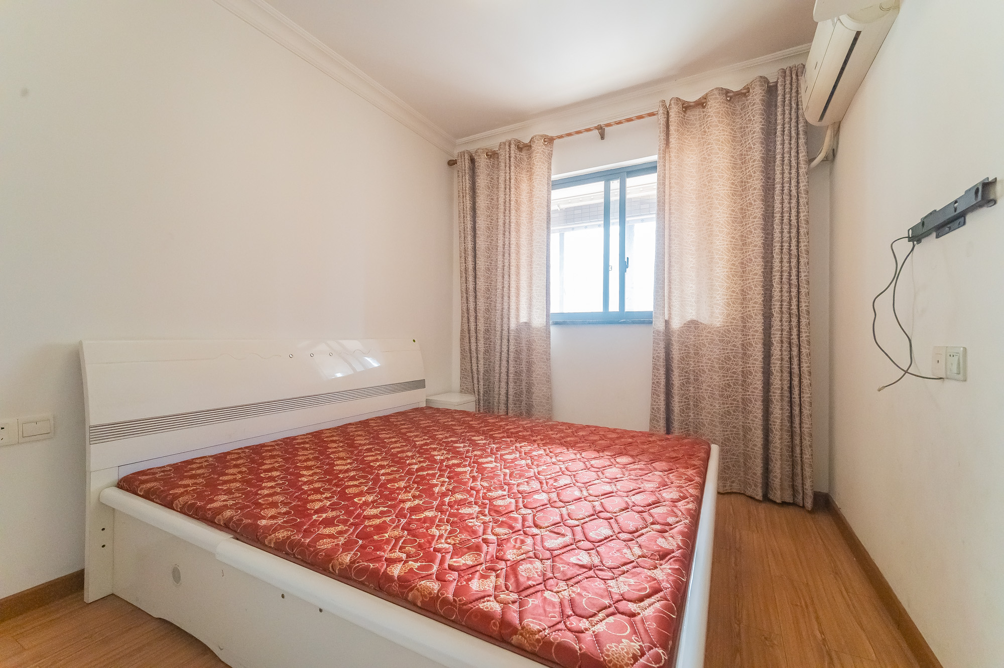 华润凤凰城二期 4室2厅2卫 112.8万 华润凤凰城二期 4室2厅2卫 112.8万卧室