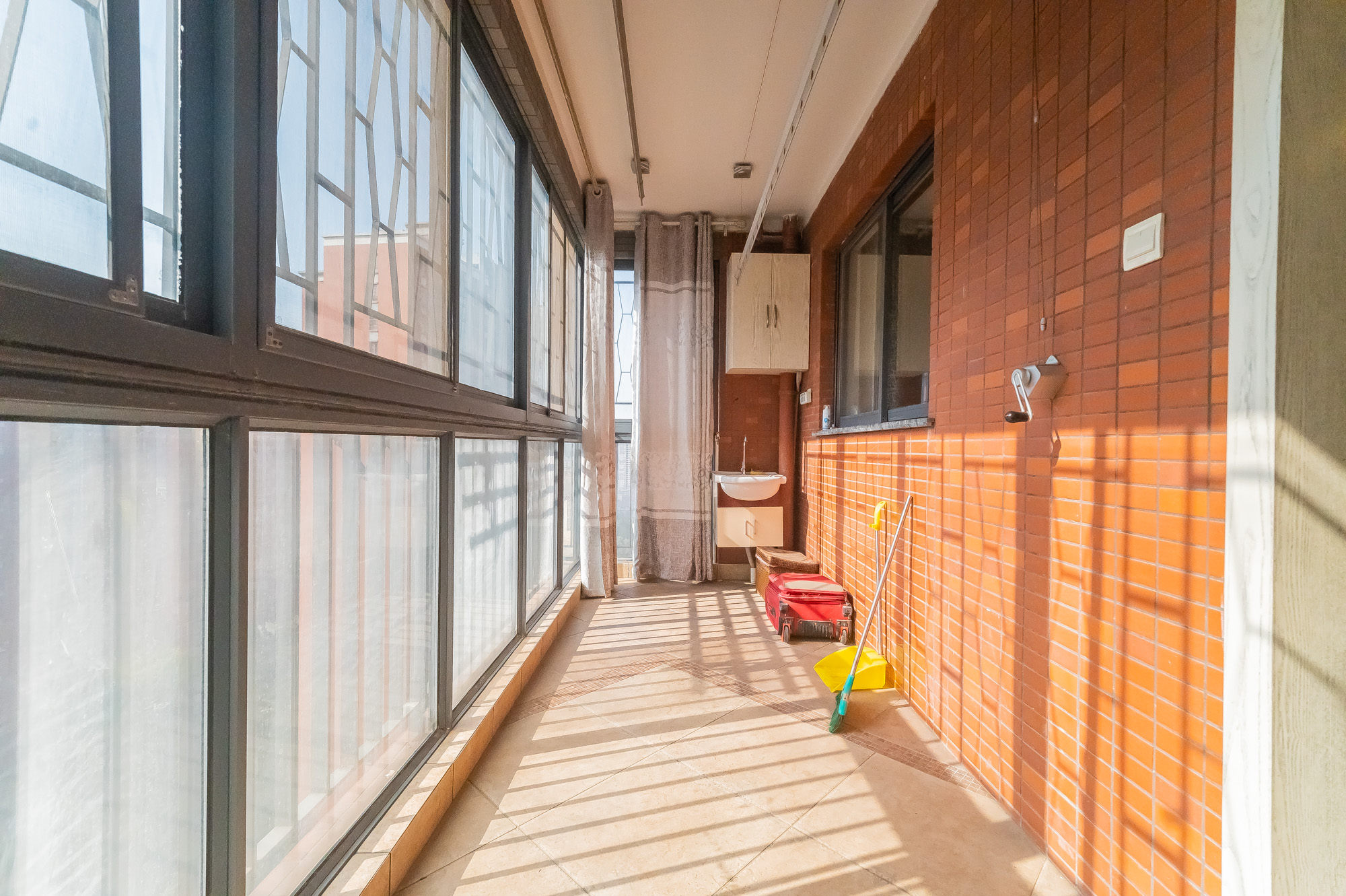 华润凤凰城二期 4室2厅2卫 112.8万 华润凤凰城二期 4室2厅2卫 112.8万阳台