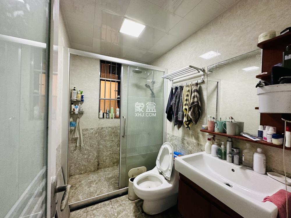 鑫海华庭  2室1厅1卫    125.0万 鑫海华庭  2室1厅1卫    125.0万室内图