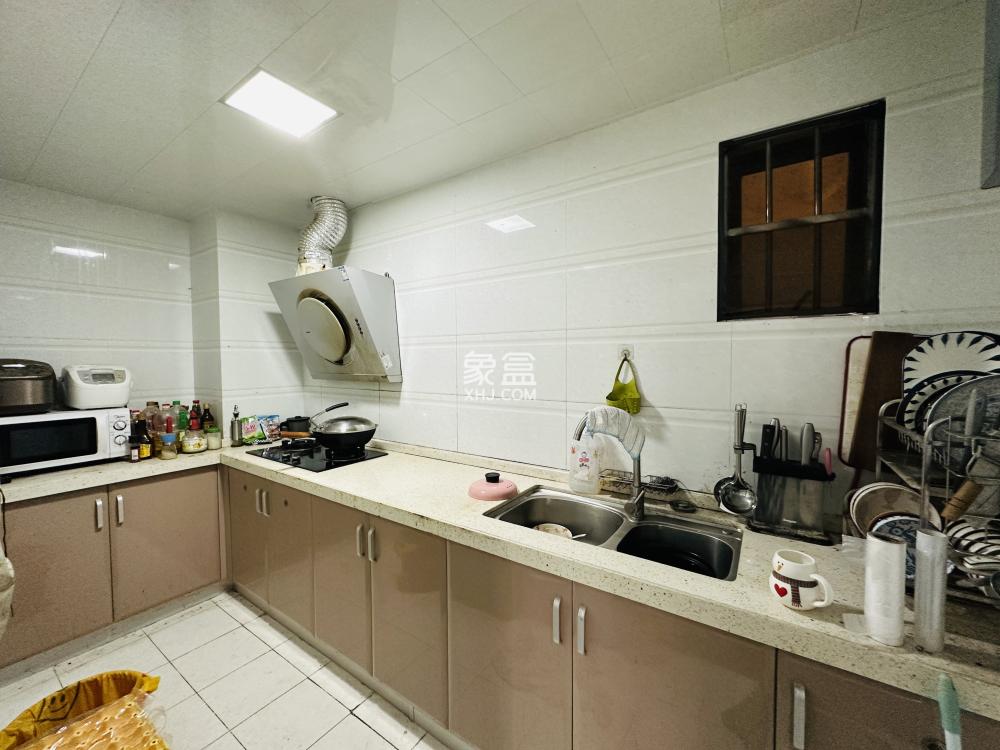 鑫海华庭  2室1厅1卫    125.0万 鑫海华庭  2室1厅1卫    125.0万室内图