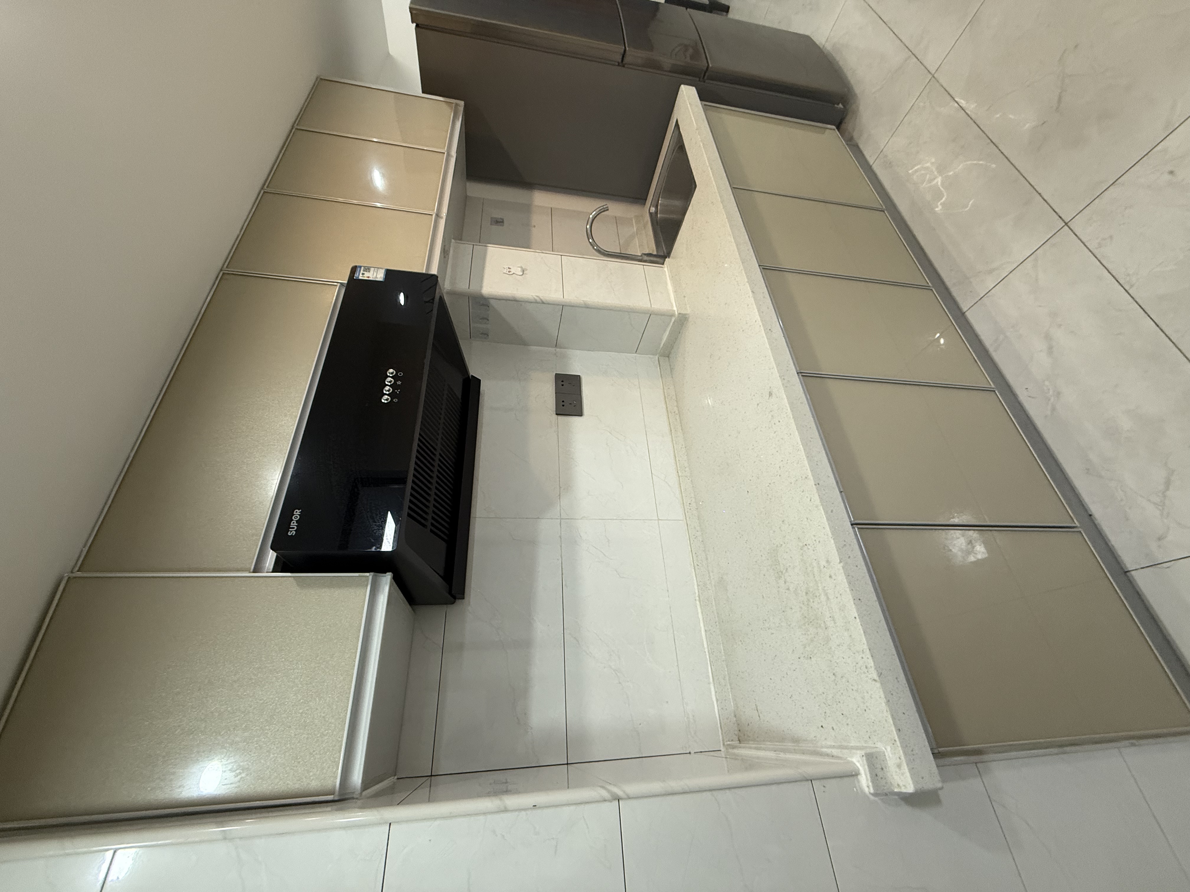 荣盛花语书苑  1室1厅1卫    2100.0元/月 荣盛花语书苑  1室1厅1卫    2100.0元/月室内图