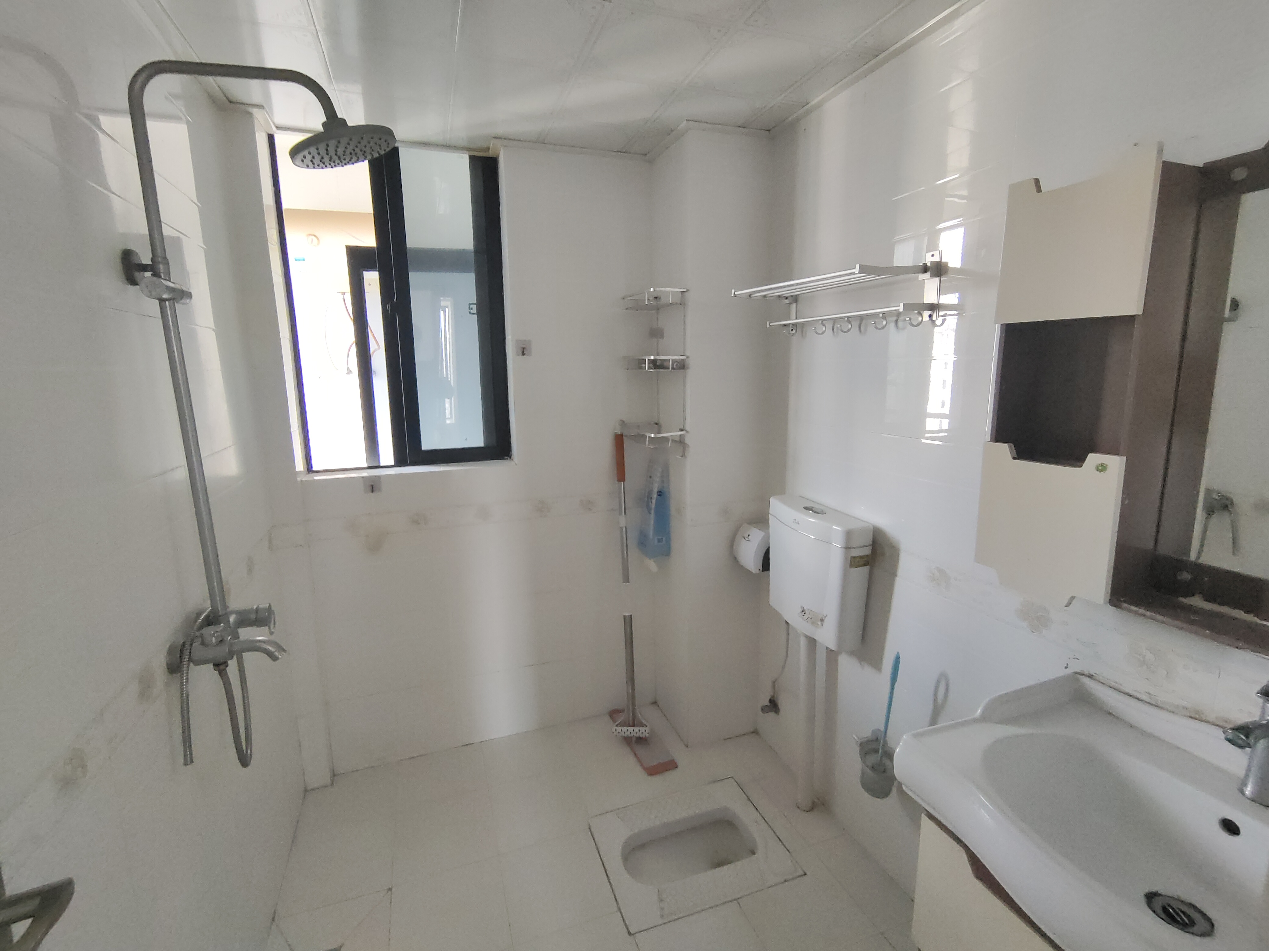 滨河华庭 2室1厅1卫 110.0万 滨河华庭 2室1厅1卫 110.0万室内图