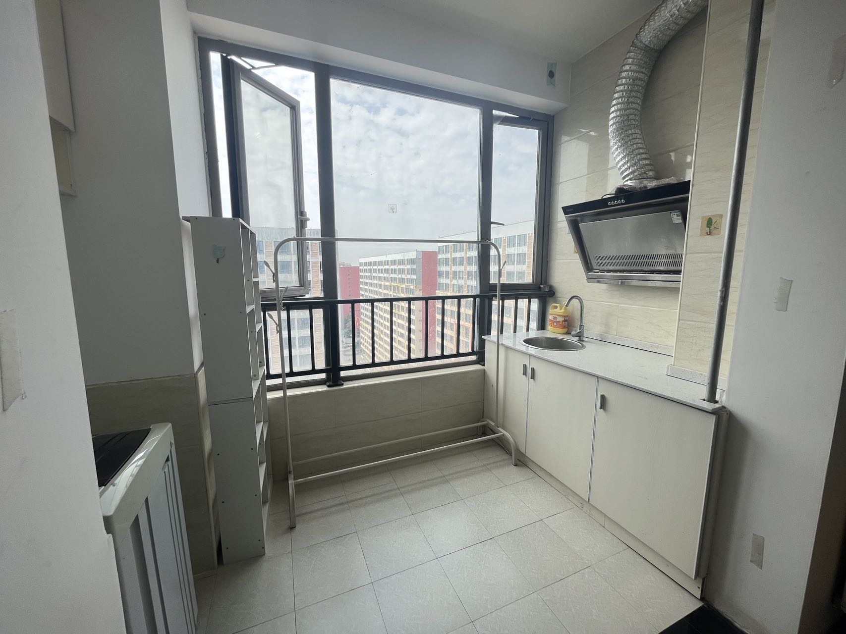 怡海星城 1室1厅1卫 800.0元/月 怡海星城 1室1厅1卫 800.0元/月室内图