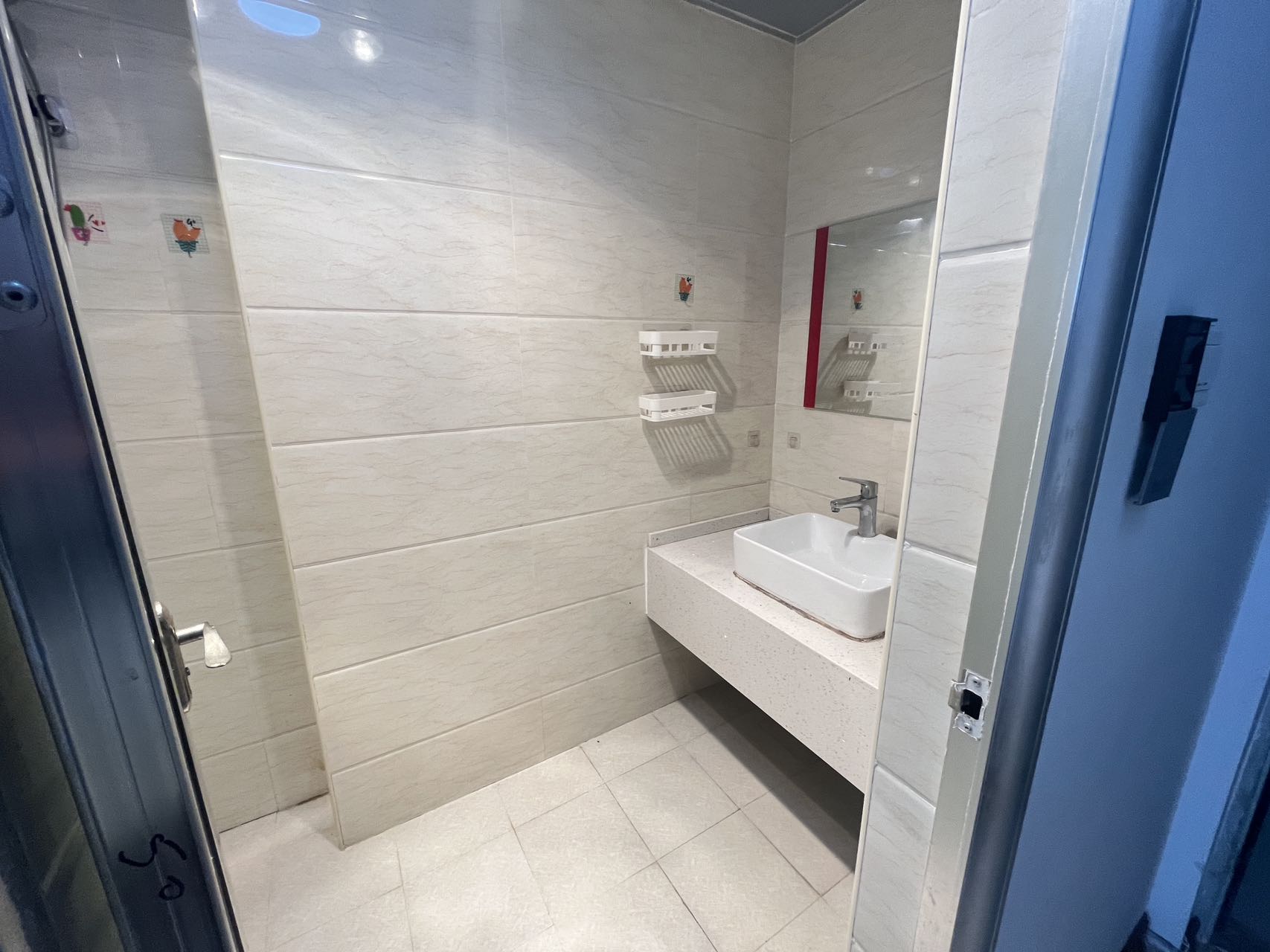 怡海星城 1室1厅1卫 800.0元/月 怡海星城 1室1厅1卫 800.0元/月室内图