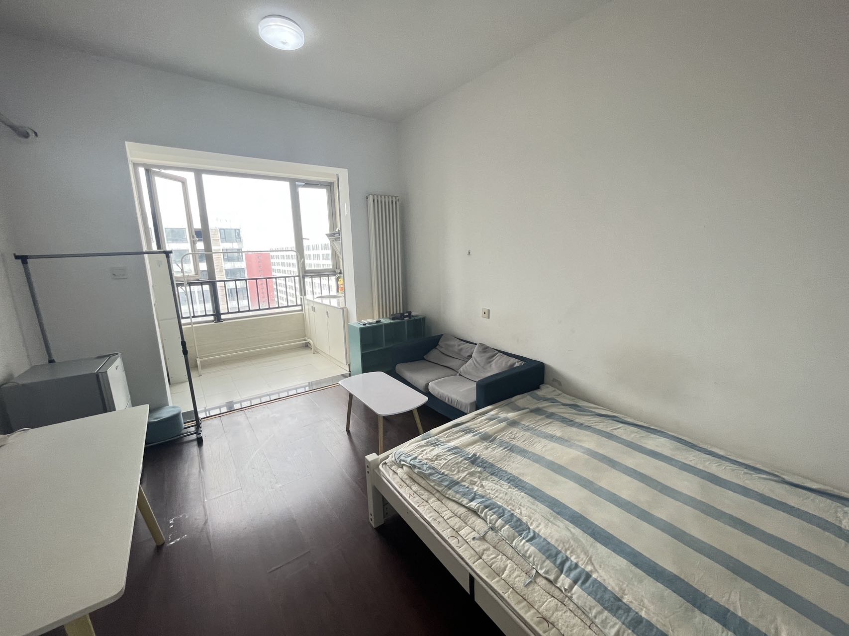 怡海星城 1室1厅1卫 800.0元/月 怡海星城 1室1厅1卫 800.0元/月室内图