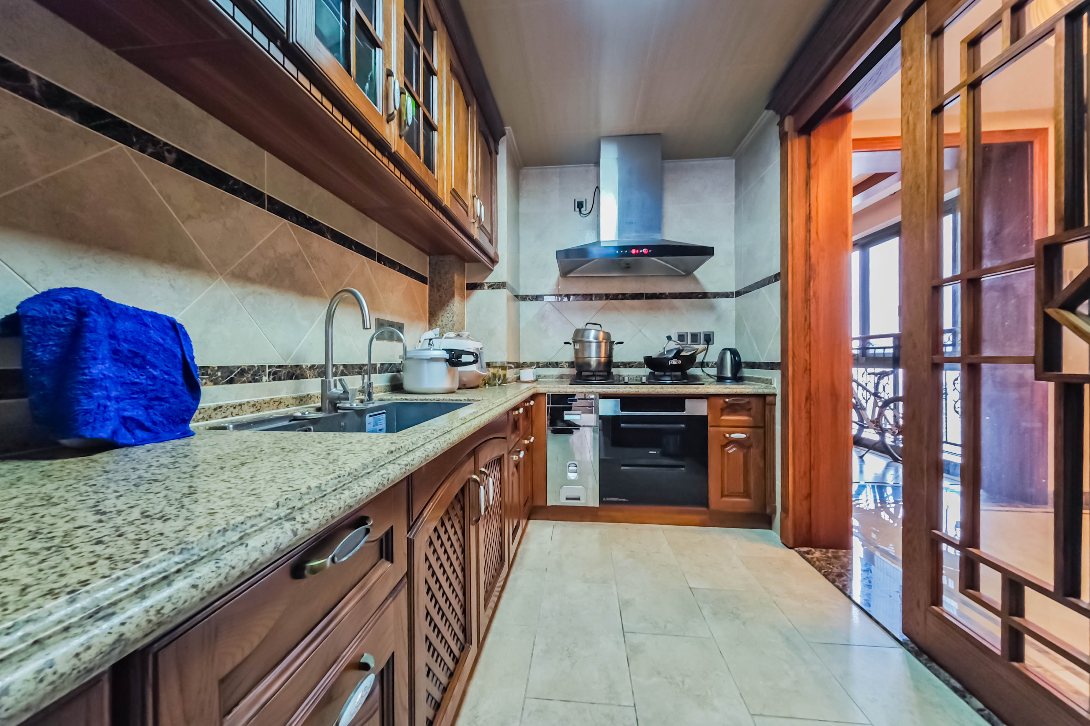 海拔东方  3室2厅2卫    149.0万 海拔东方  3室2厅2卫    149.0万厨房